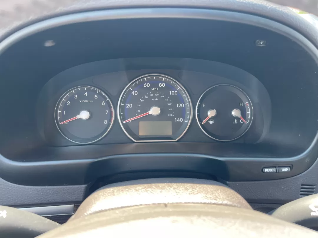 2012 Hyundai Santa Fe Limited V6 (5XYZKDAG0CG) with an 3.5L V-6 DOHC engine, located at 1184 Kauffman Ave, Fairborn, OH, 45324, (937) 908-9800, 39.807072, -84.030914 - **Elevate Your Adventures with the 2012 Hyundai Santa Fe Limited V6 at Advantage Car and Credit in Fairborn, OH!**<br /> <br /> Whether you're planning family road trips, tackling your daily commute, or seeking weekend adventures, the 2012 Hyundai Santa Fe Limited V6 is the perfect companion. With i - Photo#13