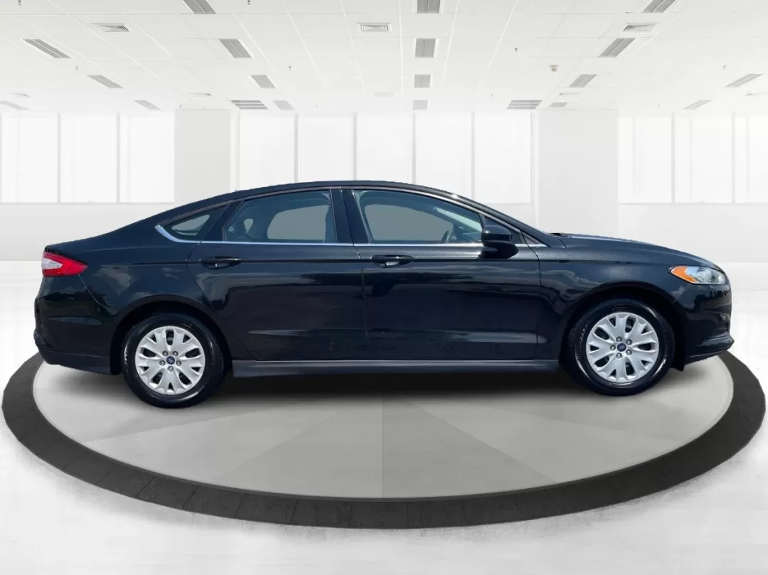 2014 Ford Fusion S (3FA6P0G78ER) with an Duratec 2.5L I-4 DOHC engine, located at 1099 N County Rd 25A , Troy, OH, 45373, (937) 908-9800, 40.057079, -84.212883 - Are you on the hunt for a reliable sedan that fits seamlessly into your everyday life? Look no further than this stunning 2014 Ford Fusion S, available now at Advantage Car and Credit in Fairborn, OH. This vehicle is the perfect choice for budget-conscious buyers or families needing a dependable rid - Photo#1