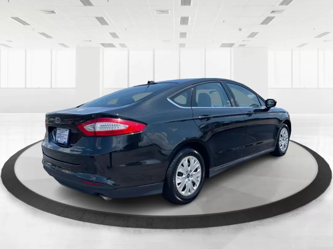 2014 Ford Fusion S (3FA6P0G78ER) with an Duratec 2.5L I-4 DOHC engine, located at 1099 N County Rd 25A , Troy, OH, 45373, (937) 908-9800, 40.057079, -84.212883 - Are you on the hunt for a reliable sedan that fits seamlessly into your everyday life? Look no further than this stunning 2014 Ford Fusion S, available now at Advantage Car and Credit in Fairborn, OH. This vehicle is the perfect choice for budget-conscious buyers or families needing a dependable rid - Photo#2