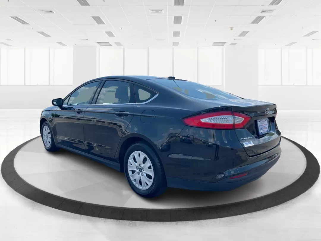 2014 Ford Fusion S (3FA6P0G78ER) with an Duratec 2.5L I-4 DOHC engine, located at 1099 N County Rd 25A , Troy, OH, 45373, (937) 908-9800, 40.057079, -84.212883 - Are you on the hunt for a reliable sedan that fits seamlessly into your everyday life? Look no further than this stunning 2014 Ford Fusion S, available now at Advantage Car and Credit in Fairborn, OH. This vehicle is the perfect choice for budget-conscious buyers or families needing a dependable rid - Photo#4