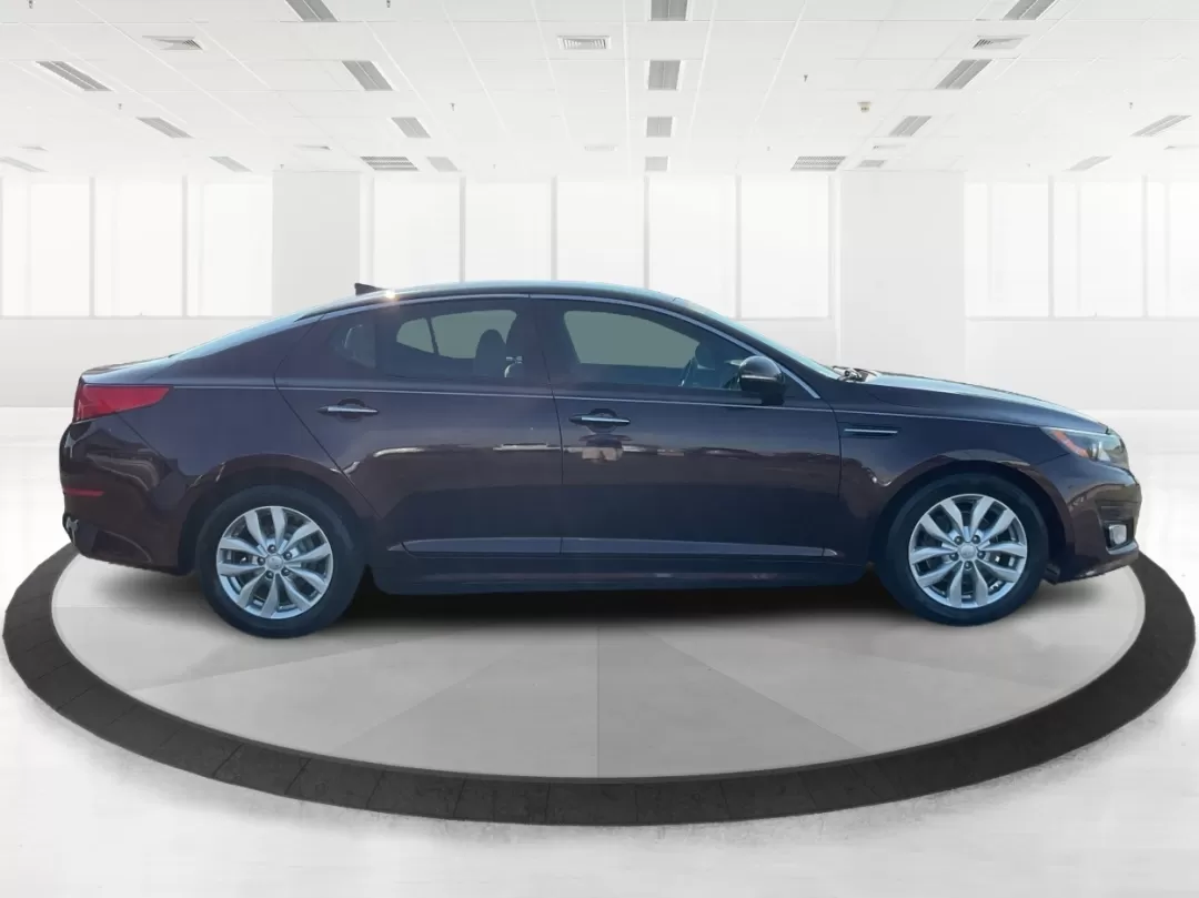 2015 Kia Optima LX (5XXGM4A72FG) with an Theta II 2.4L I-4 gasoline direct injection engine, located at 1951 S Dayton Lakeview Rd., New Carlisle, OH, 45344, (937) 908-9800, 39.890999, -84.050255 - **Discover the Perfect Blend of Comfort and Reliability with This 2015 Kia Optima LX Ideal for Your Daily Commute or Family Road Trips!**<br /> <br /> Are you ready to elevate your driving experience? The 2015 Kia Optima LX, available at Advantage Car and Credit in Fairborn, OH, is the answer to yo - Photo#1