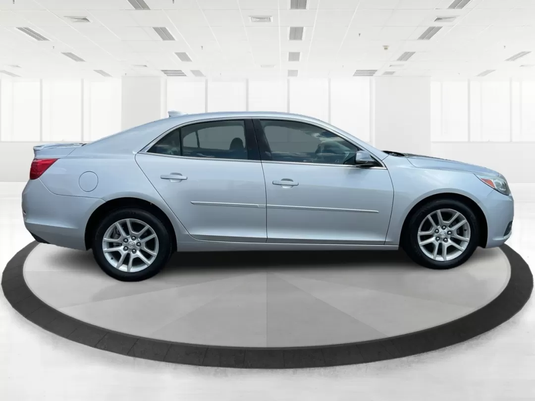 2015 Chevrolet Malibu 1LT (1G11C5SL9FU) with an ECOTEC 2.5L I-4 gasoline direct injection engine, located at 1184 Kauffman Ave, Fairborn, OH, 45324, (937) 908-9800, 39.807072, -84.030914 - **Experience the Road in Style with the 2015 Chevrolet Malibu 1LT Your Perfect Family Sedan!**<br /> <br /> If you're on the hunt for a reliable, stylish vehicle that effortlessly combines comfort, efficiency, and safety, look no further than the 2015 Chevrolet Malibu 1LT. Ideal for growing familie - Photo#1