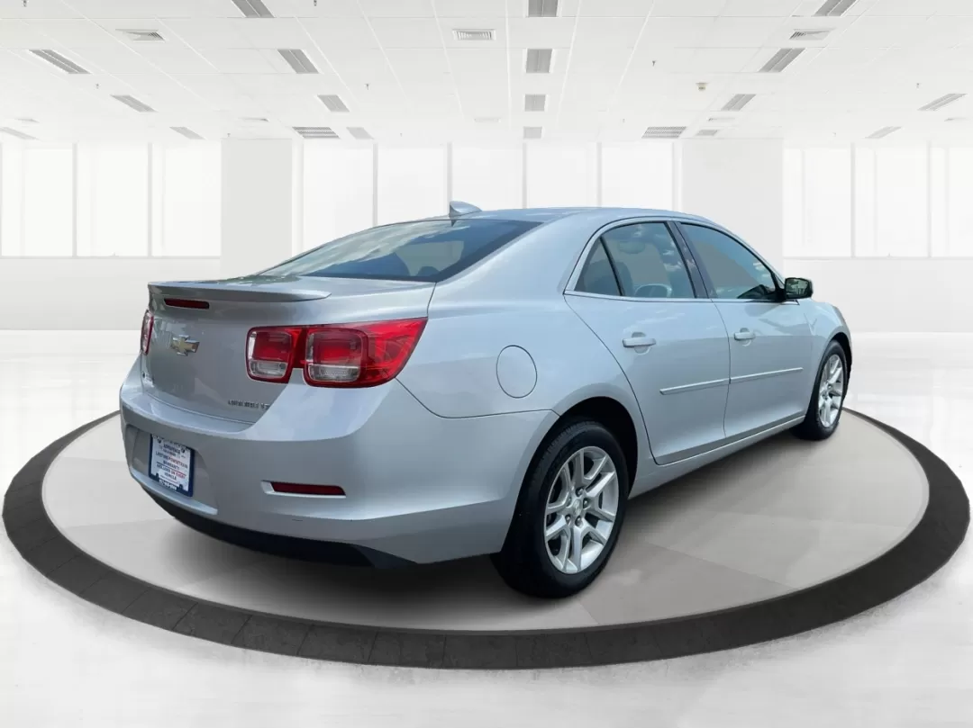 2015 Chevrolet Malibu 1LT (1G11C5SL9FU) with an ECOTEC 2.5L I-4 gasoline direct injection engine, located at 1184 Kauffman Ave, Fairborn, OH, 45324, (937) 908-9800, 39.807072, -84.030914 - **Experience the Road in Style with the 2015 Chevrolet Malibu 1LT Your Perfect Family Sedan!**<br /> <br /> If you're on the hunt for a reliable, stylish vehicle that effortlessly combines comfort, efficiency, and safety, look no further than the 2015 Chevrolet Malibu 1LT. Ideal for growing familie - Photo#2