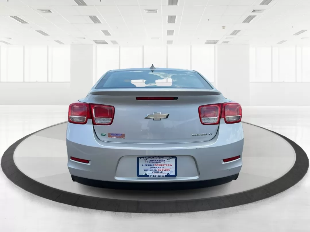 2015 Chevrolet Malibu 1LT (1G11C5SL9FU) with an ECOTEC 2.5L I-4 gasoline direct injection engine, located at 1184 Kauffman Ave, Fairborn, OH, 45324, (937) 908-9800, 39.807072, -84.030914 - **Experience the Road in Style with the 2015 Chevrolet Malibu 1LT Your Perfect Family Sedan!**<br /> <br /> If you're on the hunt for a reliable, stylish vehicle that effortlessly combines comfort, efficiency, and safety, look no further than the 2015 Chevrolet Malibu 1LT. Ideal for growing familie - Photo#3