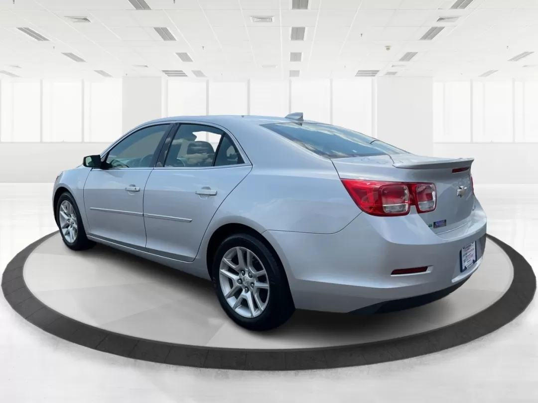 2015 Chevrolet Malibu 1LT (1G11C5SL9FU) with an ECOTEC 2.5L I-4 gasoline direct injection engine, located at 1184 Kauffman Ave, Fairborn, OH, 45324, (937) 908-9800, 39.807072, -84.030914 - **Experience the Road in Style with the 2015 Chevrolet Malibu 1LT Your Perfect Family Sedan!**<br /> <br /> If you're on the hunt for a reliable, stylish vehicle that effortlessly combines comfort, efficiency, and safety, look no further than the 2015 Chevrolet Malibu 1LT. Ideal for growing familie - Photo#4