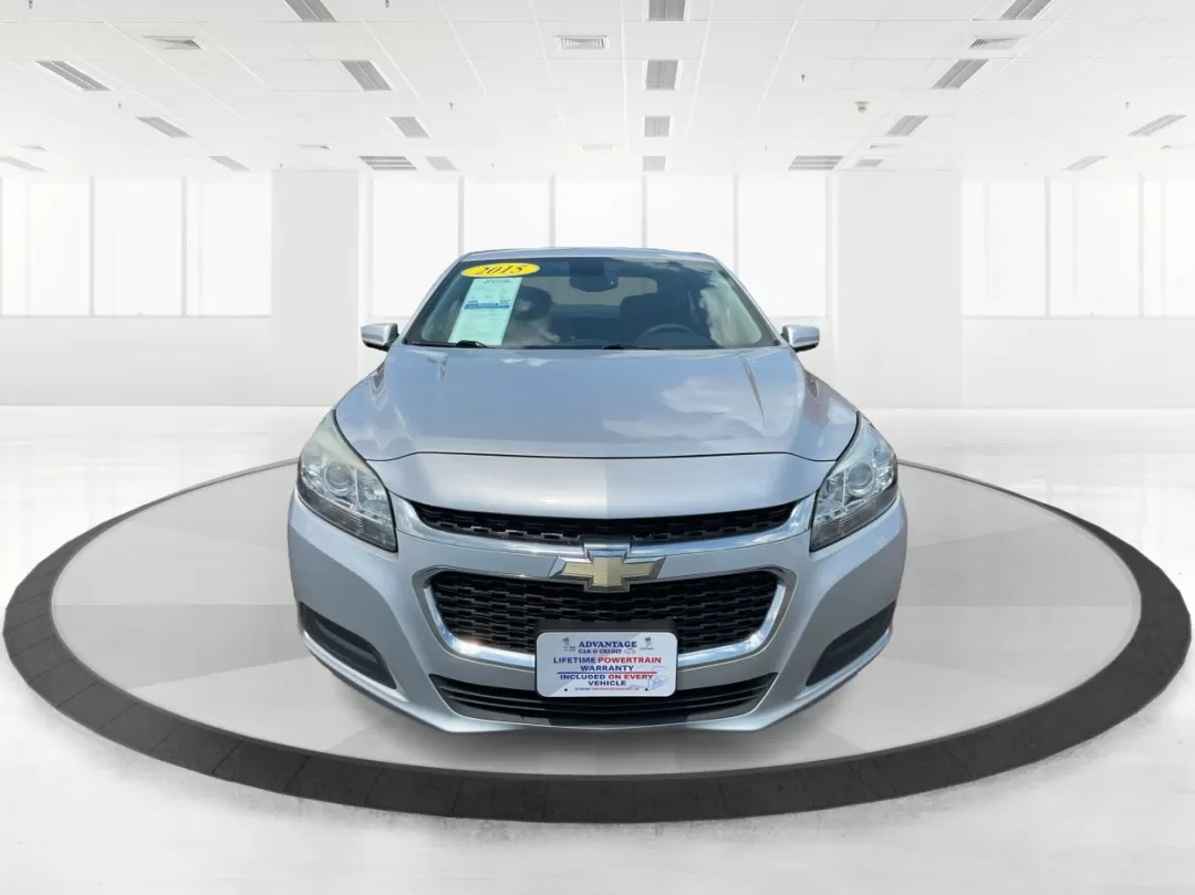 2015 Chevrolet Malibu 1LT (1G11C5SL9FU) with an ECOTEC 2.5L I-4 gasoline direct injection engine, located at 1184 Kauffman Ave, Fairborn, OH, 45324, (937) 908-9800, 39.807072, -84.030914 - **Experience the Road in Style with the 2015 Chevrolet Malibu 1LT Your Perfect Family Sedan!**<br /> <br /> If you're on the hunt for a reliable, stylish vehicle that effortlessly combines comfort, efficiency, and safety, look no further than the 2015 Chevrolet Malibu 1LT. Ideal for growing familie - Photo#6