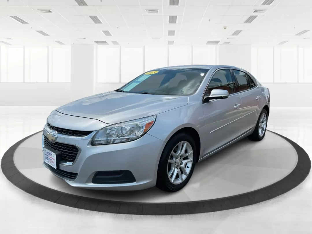 2015 Chevrolet Malibu 1LT (1G11C5SL9FU) with an ECOTEC 2.5L I-4 gasoline direct injection engine, located at 1184 Kauffman Ave, Fairborn, OH, 45324, (937) 908-9800, 39.807072, -84.030914 - **Experience the Road in Style with the 2015 Chevrolet Malibu 1LT Your Perfect Family Sedan!**<br /> <br /> If you're on the hunt for a reliable, stylish vehicle that effortlessly combines comfort, efficiency, and safety, look no further than the 2015 Chevrolet Malibu 1LT. Ideal for growing familie - Photo#7