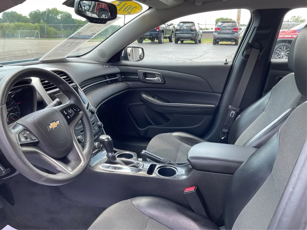 2015 Chevrolet Malibu 1LT (1G11C5SL9FU) with an ECOTEC 2.5L I-4 gasoline direct injection engine, located at 1184 Kauffman Ave, Fairborn, OH, 45324, (937) 908-9800, 39.807072, -84.030914 - **Experience the Road in Style with the 2015 Chevrolet Malibu 1LT Your Perfect Family Sedan!**<br /> <br /> If you're on the hunt for a reliable, stylish vehicle that effortlessly combines comfort, efficiency, and safety, look no further than the 2015 Chevrolet Malibu 1LT. Ideal for growing familie - Photo#8