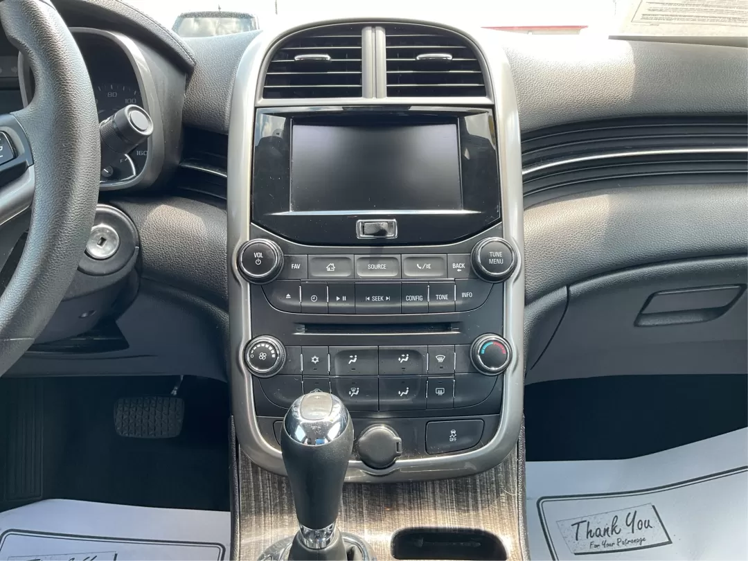 2015 Chevrolet Malibu 1LT (1G11C5SL9FU) with an ECOTEC 2.5L I-4 gasoline direct injection engine, located at 1184 Kauffman Ave, Fairborn, OH, 45324, (937) 908-9800, 39.807072, -84.030914 - **Experience the Road in Style with the 2015 Chevrolet Malibu 1LT Your Perfect Family Sedan!**<br /> <br /> If you're on the hunt for a reliable, stylish vehicle that effortlessly combines comfort, efficiency, and safety, look no further than the 2015 Chevrolet Malibu 1LT. Ideal for growing familie - Photo#12