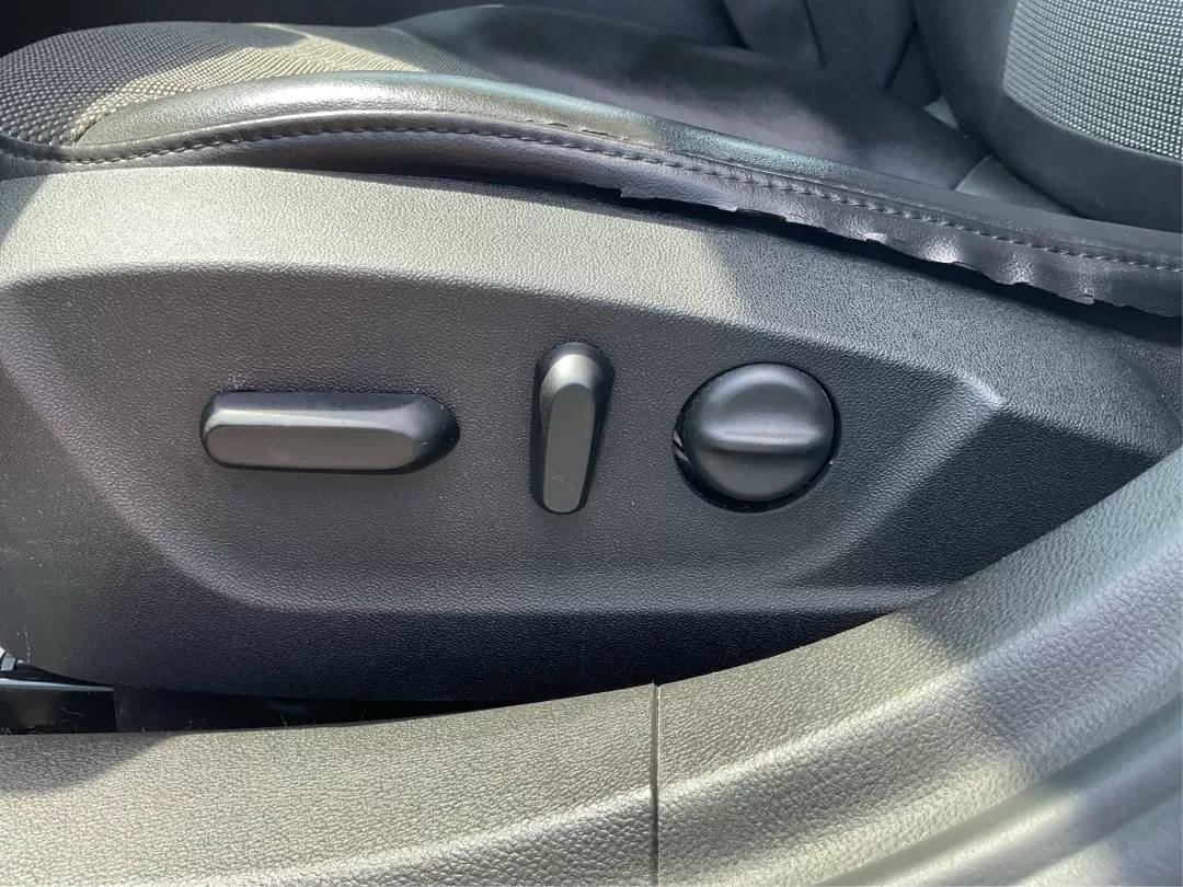 2015 Chevrolet Malibu 1LT (1G11C5SL9FU) with an ECOTEC 2.5L I-4 gasoline direct injection engine, located at 1184 Kauffman Ave, Fairborn, OH, 45324, (937) 908-9800, 39.807072, -84.030914 - **Experience the Road in Style with the 2015 Chevrolet Malibu 1LT Your Perfect Family Sedan!**<br /> <br /> If you're on the hunt for a reliable, stylish vehicle that effortlessly combines comfort, efficiency, and safety, look no further than the 2015 Chevrolet Malibu 1LT. Ideal for growing familie - Photo#17