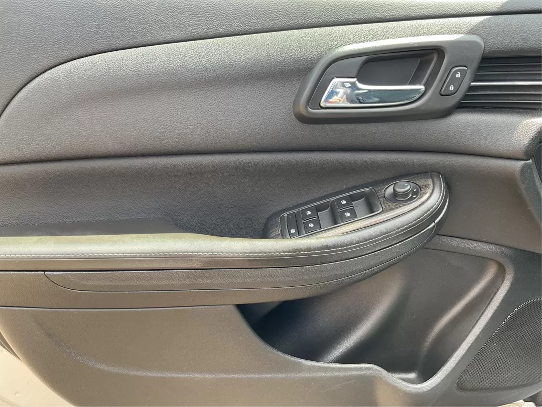 2015 Chevrolet Malibu 1LT (1G11C5SL9FU) with an ECOTEC 2.5L I-4 gasoline direct injection engine, located at 1184 Kauffman Ave, Fairborn, OH, 45324, (937) 908-9800, 39.807072, -84.030914 - **Experience the Road in Style with the 2015 Chevrolet Malibu 1LT Your Perfect Family Sedan!**<br /> <br /> If you're on the hunt for a reliable, stylish vehicle that effortlessly combines comfort, efficiency, and safety, look no further than the 2015 Chevrolet Malibu 1LT. Ideal for growing familie - Photo#18