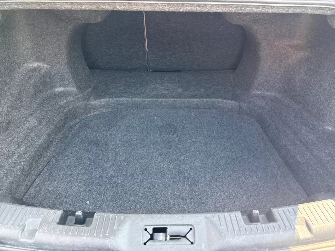 2011 Ford Taurus SEL (1FAHP2EW3BG) with an Duratec 3.5L V-6 DOHC engine, located at 880 E. National Road, Vandalia, OH, 45377, (937) 908-9800, 39.891918, -84.183594 - Experience the perfect blend of comfort, style, and reliability with the 2011 Ford Taurus SEL, a sedan that is truly designed for modern life. Whether you're commuting to work, transporting your growing family, or heading out for weekend adventures, this vehicle caters to a variety of lifestyles. Av - Photo#3