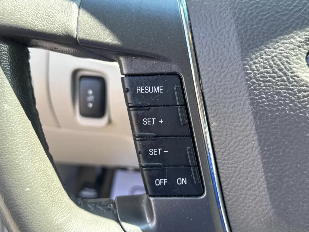 2011 Ford Taurus SEL (1FAHP2EW3BG) with an Duratec 3.5L V-6 DOHC engine, located at 880 E. National Road, Vandalia, OH, 45377, (937) 908-9800, 39.891918, -84.183594 - Experience the perfect blend of comfort, style, and reliability with the 2011 Ford Taurus SEL, a sedan that is truly designed for modern life. Whether you're commuting to work, transporting your growing family, or heading out for weekend adventures, this vehicle caters to a variety of lifestyles. Av - Photo#7