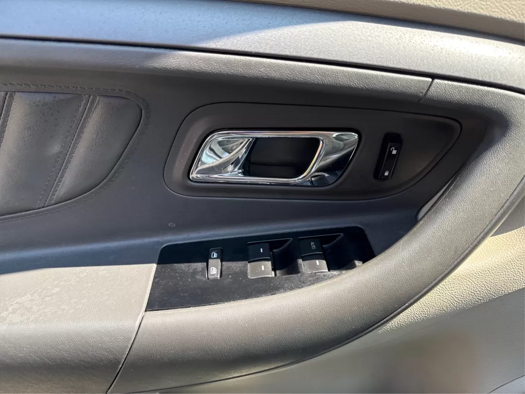 2011 Ford Taurus SEL (1FAHP2EW3BG) with an Duratec 3.5L V-6 DOHC engine, located at 880 E. National Road, Vandalia, OH, 45377, (937) 908-9800, 39.891918, -84.183594 - Experience the perfect blend of comfort, style, and reliability with the 2011 Ford Taurus SEL, a sedan that is truly designed for modern life. Whether you're commuting to work, transporting your growing family, or heading out for weekend adventures, this vehicle caters to a variety of lifestyles. Av - Photo#10