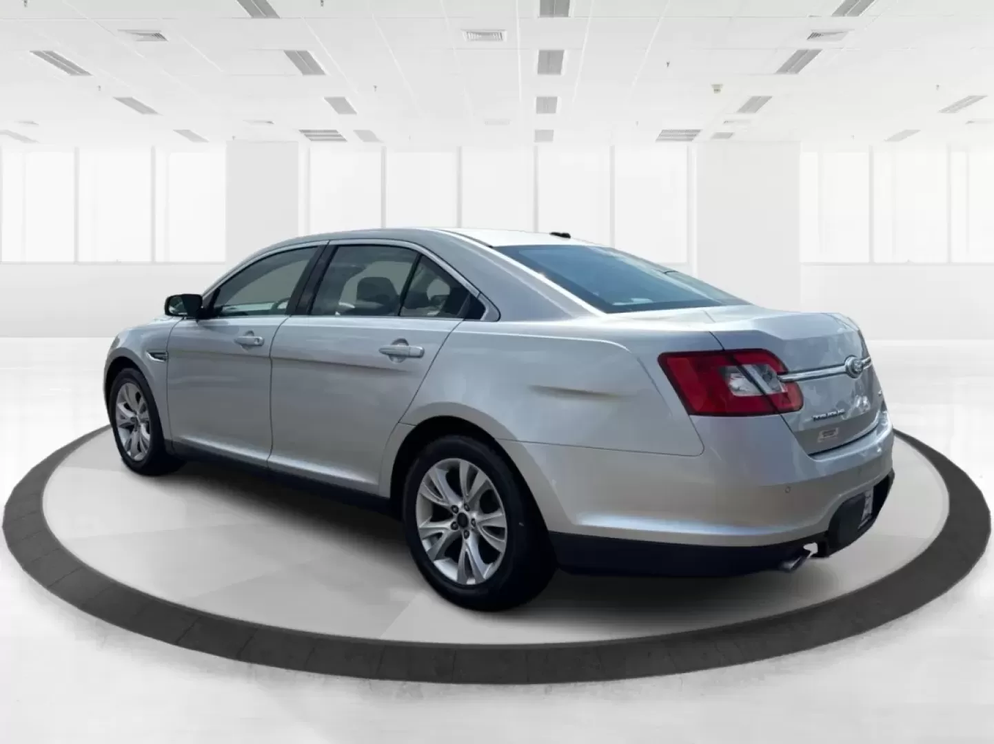 2011 Ford Taurus SEL (1FAHP2EW3BG) with an Duratec 3.5L V-6 DOHC engine, located at 880 E. National Road, Vandalia, OH, 45377, (937) 908-9800, 39.891918, -84.183594 - Experience the perfect blend of comfort, style, and reliability with the 2011 Ford Taurus SEL, a sedan that is truly designed for modern life. Whether you're commuting to work, transporting your growing family, or heading out for weekend adventures, this vehicle caters to a variety of lifestyles. Av - Photo#17