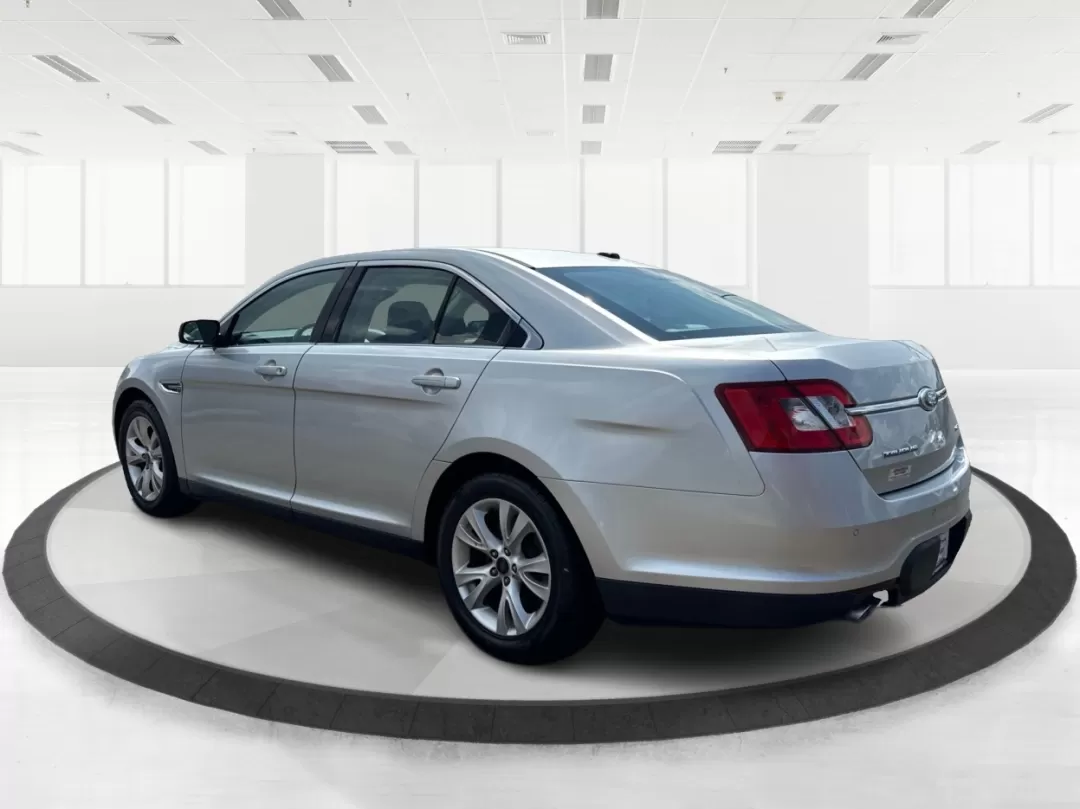 2011 Ford Taurus SEL (1FAHP2EW3BG) with an Duratec 3.5L V-6 DOHC engine, located at 880 E. National Road, Vandalia, OH, 45377, (937) 908-9800, 39.891918, -84.183594 - Experience the perfect blend of comfort, style, and reliability with the 2011 Ford Taurus SEL, a sedan that is truly designed for modern life. Whether you're commuting to work, transporting your growing family, or heading out for weekend adventures, this vehicle caters to a variety of lifestyles. Av - Photo#17