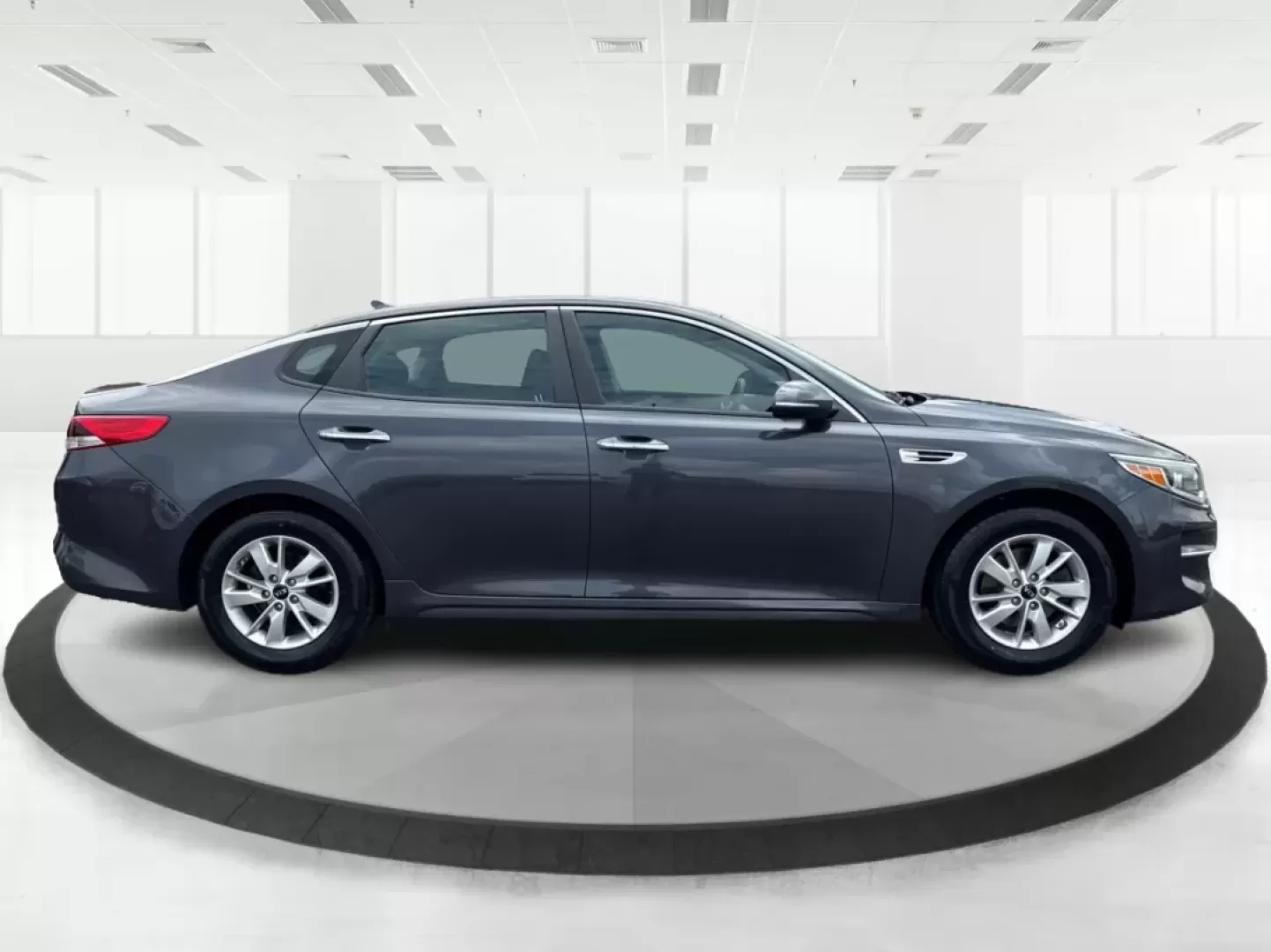 2018 Kia Optima LX (KNAGT4L33J5) with an Theta II 2.4L I-4 gasoline direct injection engine, located at 401 Woodman Dr, Riverside, OH, 45431, (937) 908-9800, 39.760899, -84.123421 - **Experience the Perfect Blend of Style and Comfort with the 2018 Kia Optima LX at Advantage Car and Credit!**<br /> <br /> Are you searching for a reliable sedan that fits seamlessly into your busy lifestyle? Look no further! The 2018 Kia Optima LX is not just a means of transportation; it's your p - Photo#1