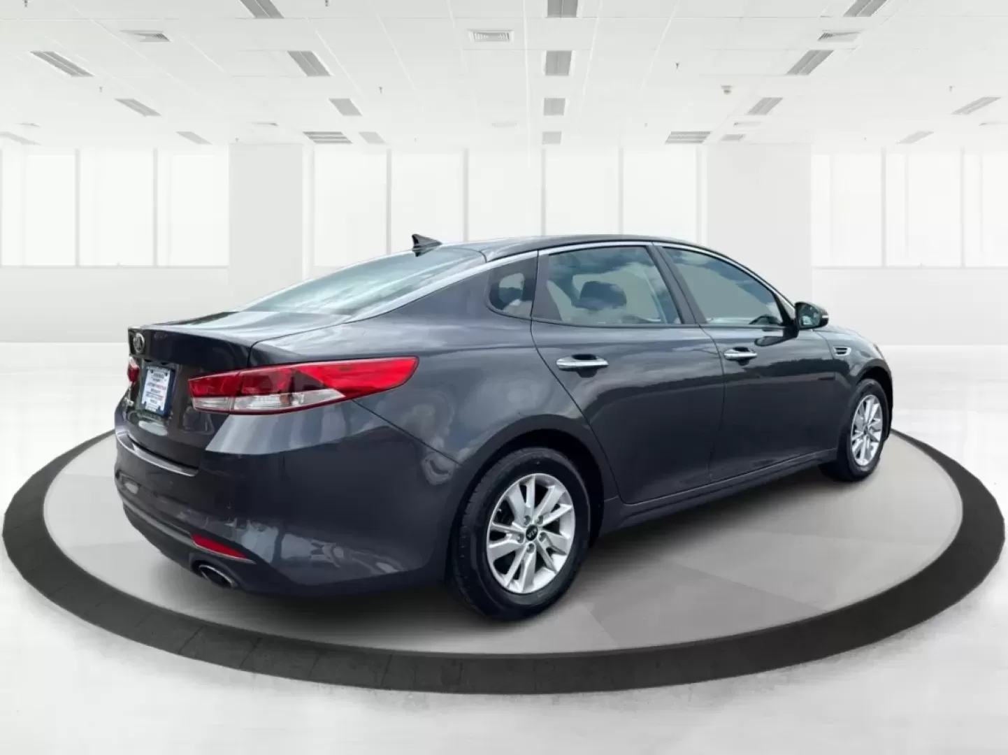 2018 Kia Optima LX (KNAGT4L33J5) with an Theta II 2.4L I-4 gasoline direct injection engine, located at 401 Woodman Dr, Riverside, OH, 45431, (937) 908-9800, 39.760899, -84.123421 - **Experience the Perfect Blend of Style and Comfort with the 2018 Kia Optima LX at Advantage Car and Credit!**<br /> <br /> Are you searching for a reliable sedan that fits seamlessly into your busy lifestyle? Look no further! The 2018 Kia Optima LX is not just a means of transportation; it's your p - Photo#2