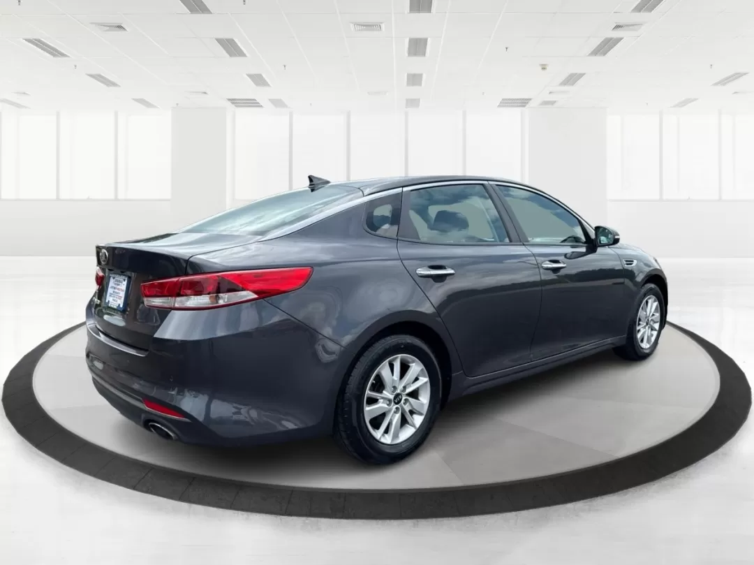 2018 Kia Optima LX (KNAGT4L33J5) with an Theta II 2.4L I-4 gasoline direct injection engine, located at 401 Woodman Dr, Riverside, OH, 45431, (937) 908-9800, 39.760899, -84.123421 - **Experience the Perfect Blend of Style and Comfort with the 2018 Kia Optima LX at Advantage Car and Credit!**<br /> <br /> Are you searching for a reliable sedan that fits seamlessly into your busy lifestyle? Look no further! The 2018 Kia Optima LX is not just a means of transportation; it's your p - Photo#2