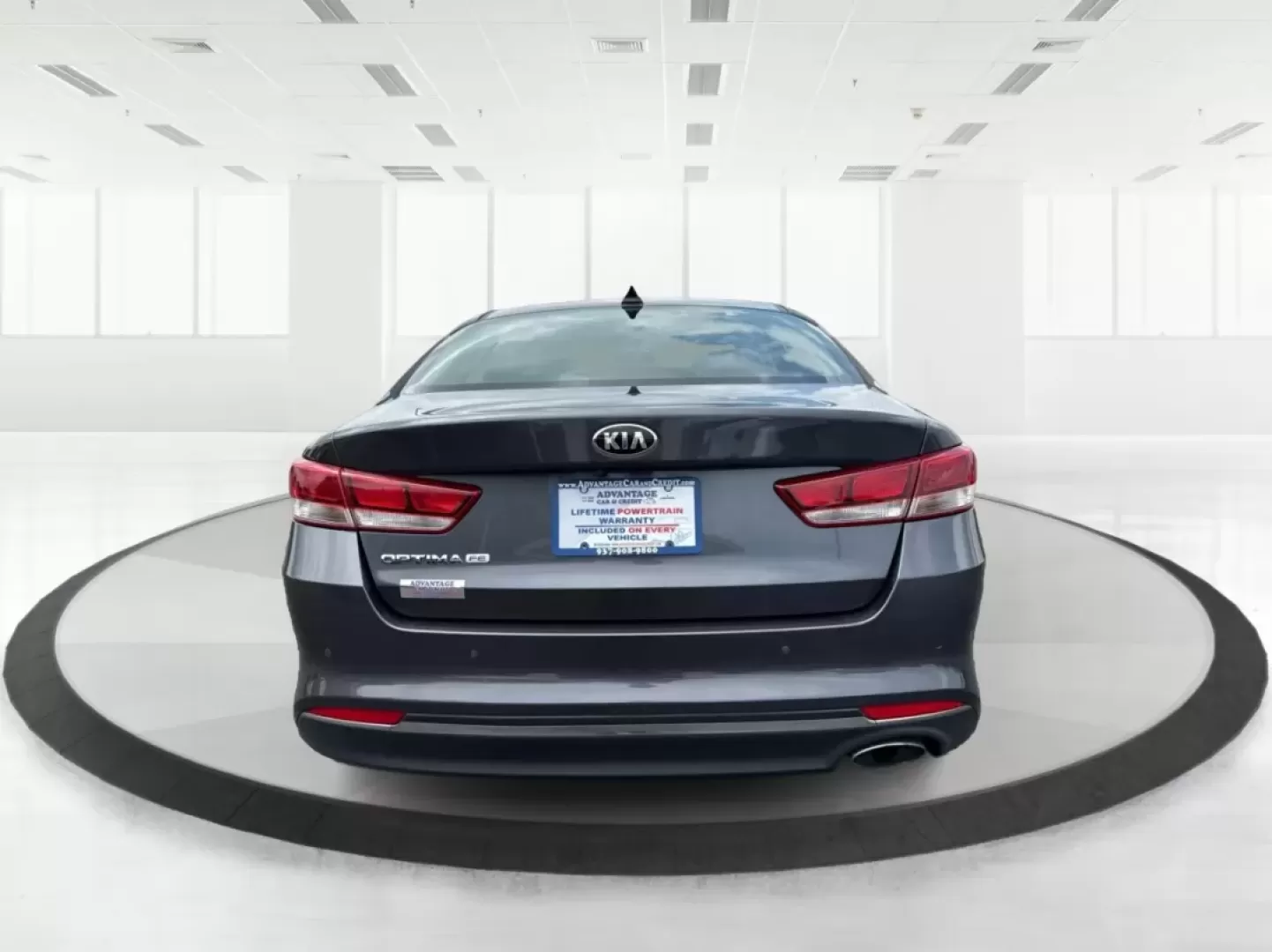 2018 Kia Optima LX (KNAGT4L33J5) with an Theta II 2.4L I-4 gasoline direct injection engine, located at 401 Woodman Dr, Riverside, OH, 45431, (937) 908-9800, 39.760899, -84.123421 - **Experience the Perfect Blend of Style and Comfort with the 2018 Kia Optima LX at Advantage Car and Credit!**<br /> <br /> Are you searching for a reliable sedan that fits seamlessly into your busy lifestyle? Look no further! The 2018 Kia Optima LX is not just a means of transportation; it's your p - Photo#3