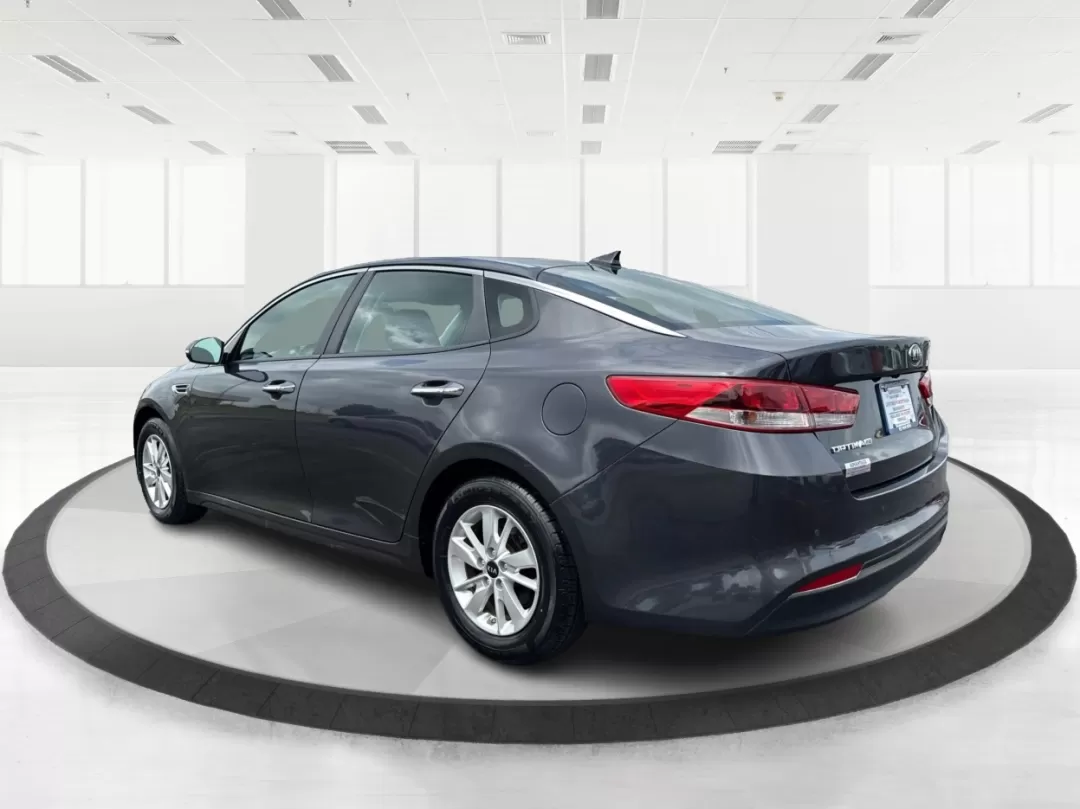 2018 Kia Optima LX (KNAGT4L33J5) with an Theta II 2.4L I-4 gasoline direct injection engine, located at 401 Woodman Dr, Riverside, OH, 45431, (937) 908-9800, 39.760899, -84.123421 - **Experience the Perfect Blend of Style and Comfort with the 2018 Kia Optima LX at Advantage Car and Credit!**<br /> <br /> Are you searching for a reliable sedan that fits seamlessly into your busy lifestyle? Look no further! The 2018 Kia Optima LX is not just a means of transportation; it's your p - Photo#4