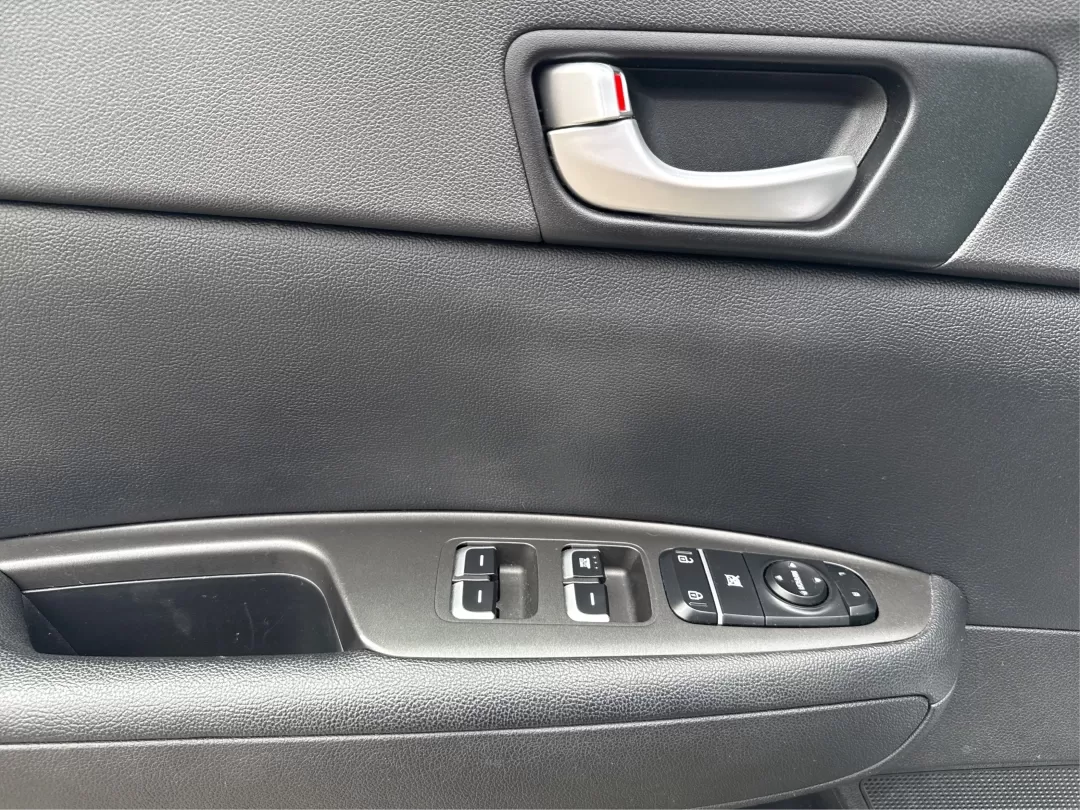 2018 Kia Optima LX (KNAGT4L33J5) with an Theta II 2.4L I-4 gasoline direct injection engine, located at 401 Woodman Dr, Riverside, OH, 45431, (937) 908-9800, 39.760899, -84.123421 - **Experience the Perfect Blend of Style and Comfort with the 2018 Kia Optima LX at Advantage Car and Credit!**<br /> <br /> Are you searching for a reliable sedan that fits seamlessly into your busy lifestyle? Look no further! The 2018 Kia Optima LX is not just a means of transportation; it's your p - Photo#18