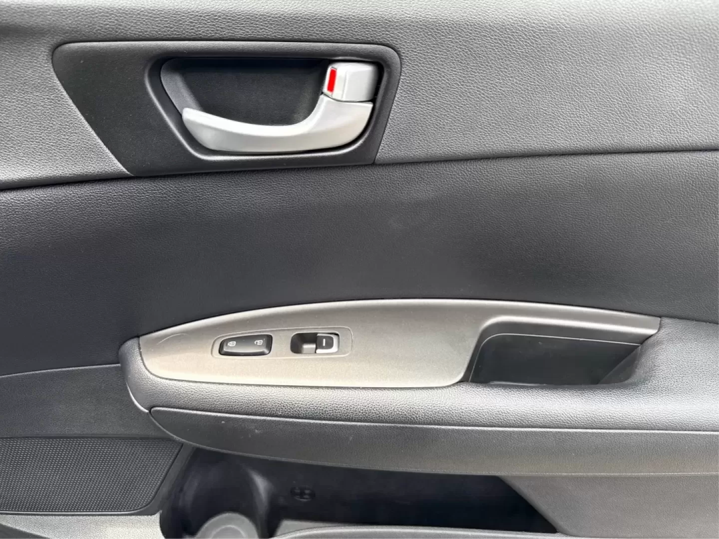 2018 Kia Optima LX (KNAGT4L33J5) with an Theta II 2.4L I-4 gasoline direct injection engine, located at 401 Woodman Dr, Riverside, OH, 45431, (937) 908-9800, 39.760899, -84.123421 - **Experience the Perfect Blend of Style and Comfort with the 2018 Kia Optima LX at Advantage Car and Credit!**<br /> <br /> Are you searching for a reliable sedan that fits seamlessly into your busy lifestyle? Look no further! The 2018 Kia Optima LX is not just a means of transportation; it's your p - Photo#19