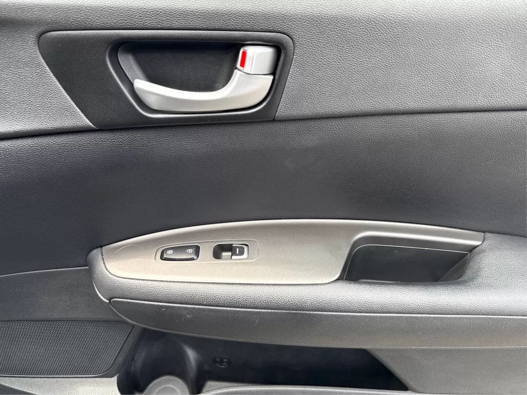 2018 Kia Optima LX (KNAGT4L33J5) with an Theta II 2.4L I-4 gasoline direct injection engine, located at 401 Woodman Dr, Riverside, OH, 45431, (937) 908-9800, 39.760899, -84.123421 - **Experience the Perfect Blend of Style and Comfort with the 2018 Kia Optima LX at Advantage Car and Credit!**<br /> <br /> Are you searching for a reliable sedan that fits seamlessly into your busy lifestyle? Look no further! The 2018 Kia Optima LX is not just a means of transportation; it's your p - Photo#19