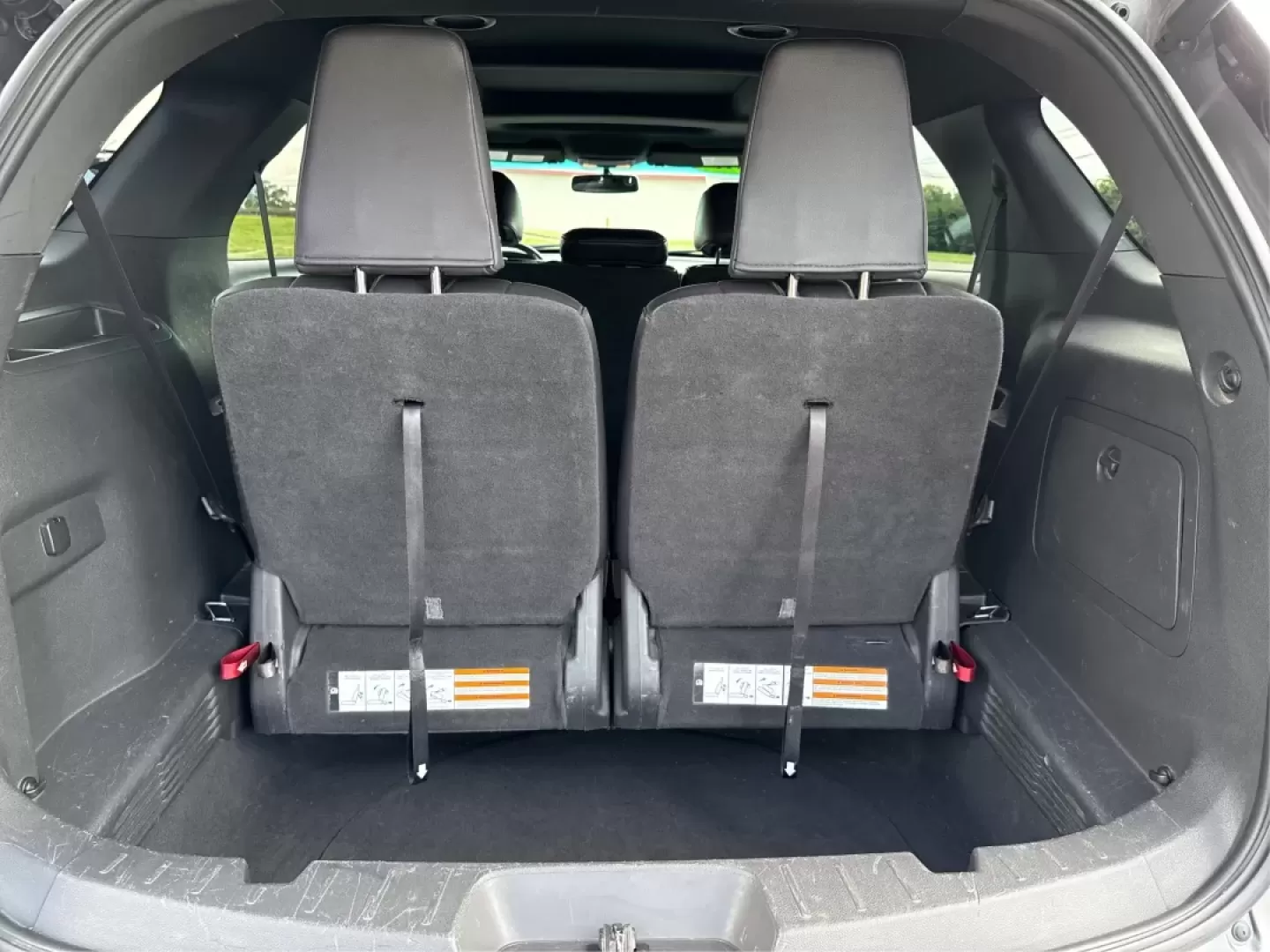 2013 Ford Explorer XLT (1FM5K8D88DG) with an 3.5L V-6 DOHC engine, located at 1951 S Dayton Lakeview Rd., New Carlisle, OH, 45344, (937) 908-9800, 39.890999, -84.050255 - Experience adventure and family outings like never before with the 2013 Ford Explorer XLT, now available at Advantage Car and Credit in Fairborn, OH. This rugged and reliable SUV is perfect for growing families, weekend getaways, or anyone seeking a spacious and capable vehicle. With its robust 3.5L - Photo#3
