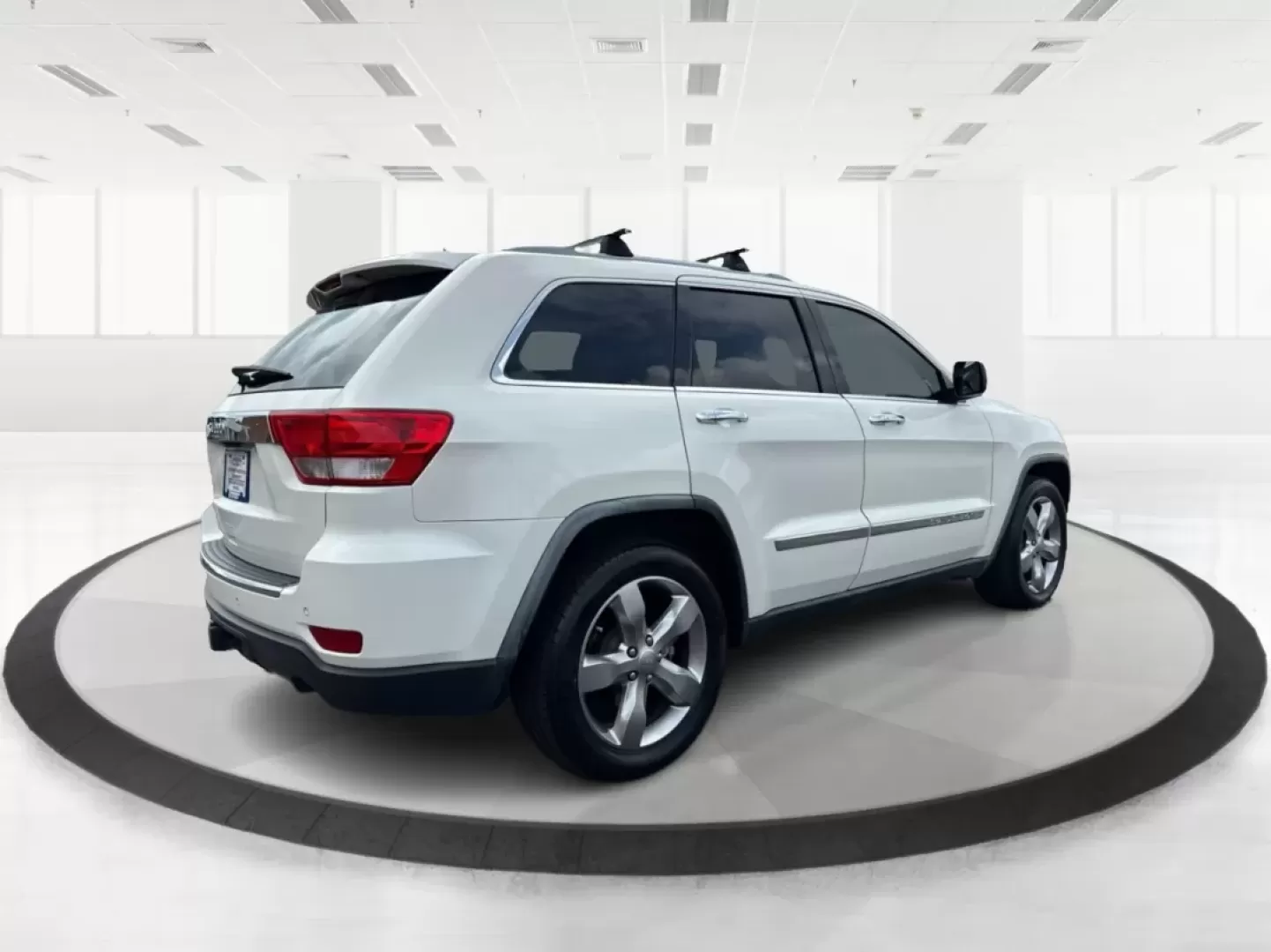 2012 Jeep Grand Cherokee Limited (1C4RJFBGXCC) with an Other engine, located at 401 Woodman Dr, Riverside, OH, 45431, (937) 908-9800, 39.760899, -84.123421 - **Discover Your Next Adventure with the 2012 Jeep Grand Cherokee Limited!**<br /> <br /> At Advantage Car and Credit, we believe that every journey begins with the right vehicle, especially for those who crave adventure. Whether you're navigating through the bustling streets of Fairborn, OH, or emba - Photo#2