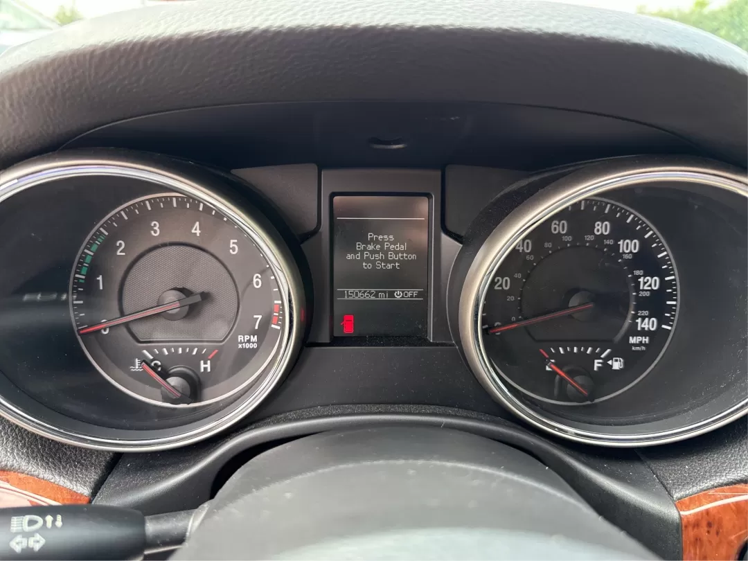 2012 Jeep Grand Cherokee Limited (1C4RJFBGXCC) with an Other engine, located at 401 Woodman Dr, Riverside, OH, 45431, (937) 908-9800, 39.760899, -84.123421 - **Discover Your Next Adventure with the 2012 Jeep Grand Cherokee Limited!**<br /> <br /> At Advantage Car and Credit, we believe that every journey begins with the right vehicle, especially for those who crave adventure. Whether you're navigating through the bustling streets of Fairborn, OH, or emba - Photo#14