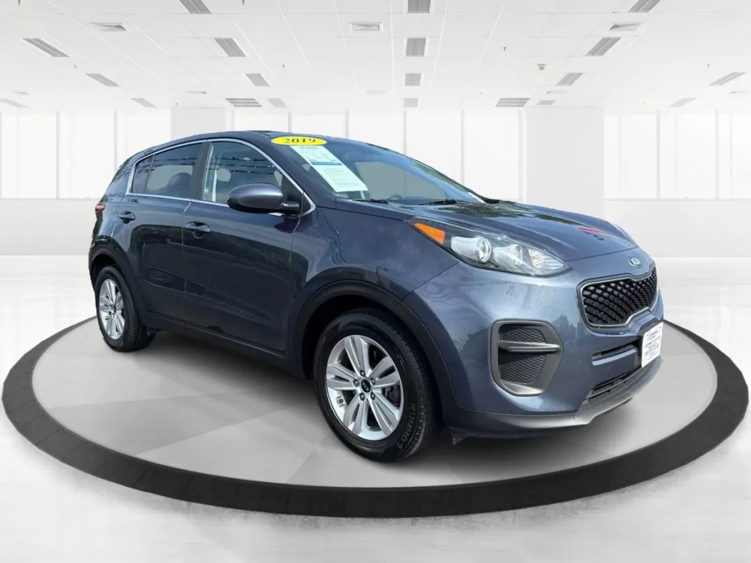 2019 Kia Sportage LX (KNDPM3AC4K7) with an Theta II 2.4L I-4 gasoline direct injection engine, located at 1951 S Dayton Lakeview Rd., New Carlisle, OH, 45344, (937) 908-9800, 39.890999, -84.050255 - **Experience Adventure and Comfort with the 2019 Kia Sportage LX at Advantage Car and Credit!**<br /> <br /> Are you ready to elevate your daily commute or embark on unforgettable weekend adventures? The 2019 Kia Sportage LX is the ultimate crossover that seamlessly combines capability, style, and c - Photo#5