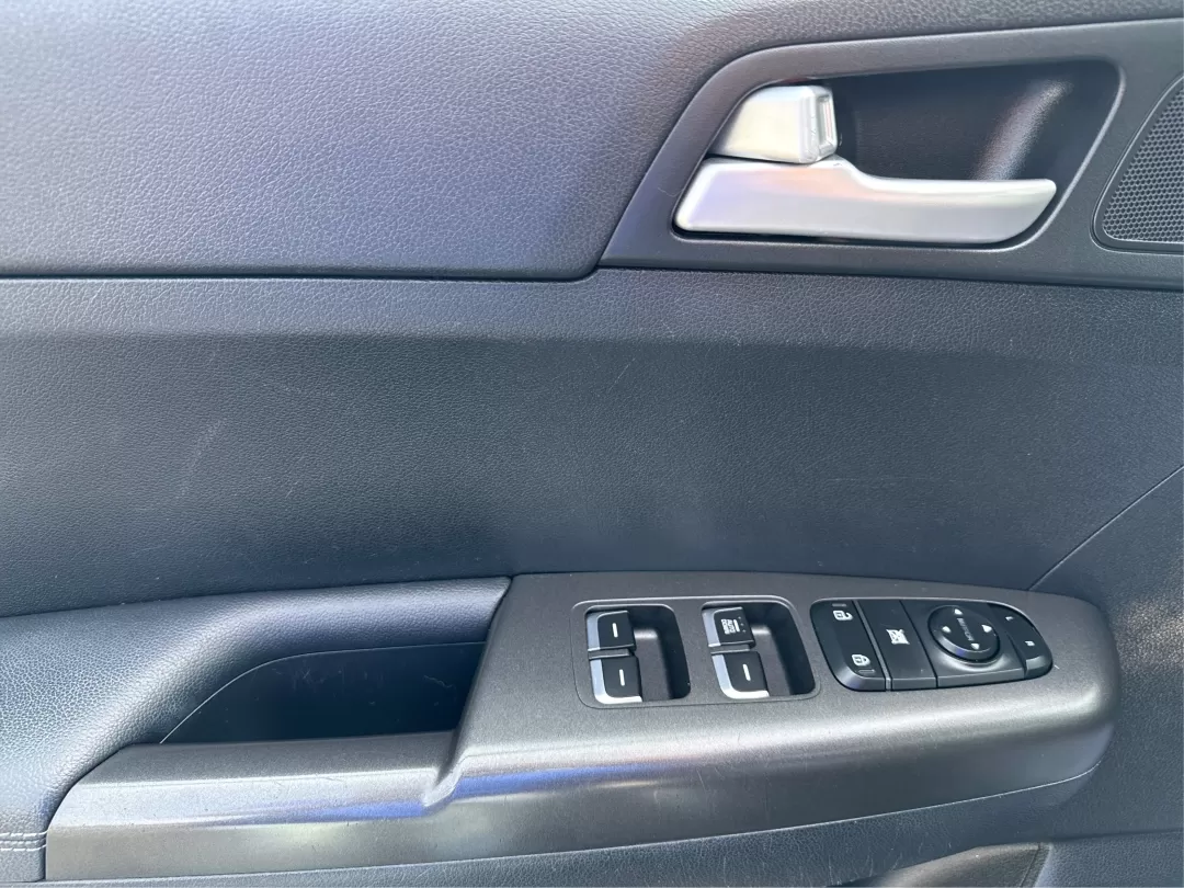 2019 Kia Sportage LX (KNDPM3AC4K7) with an Theta II 2.4L I-4 gasoline direct injection engine, located at 1951 S Dayton Lakeview Rd., New Carlisle, OH, 45344, (937) 908-9800, 39.890999, -84.050255 - **Experience Adventure and Comfort with the 2019 Kia Sportage LX at Advantage Car and Credit!**<br /> <br /> Are you ready to elevate your daily commute or embark on unforgettable weekend adventures? The 2019 Kia Sportage LX is the ultimate crossover that seamlessly combines capability, style, and c - Photo#18