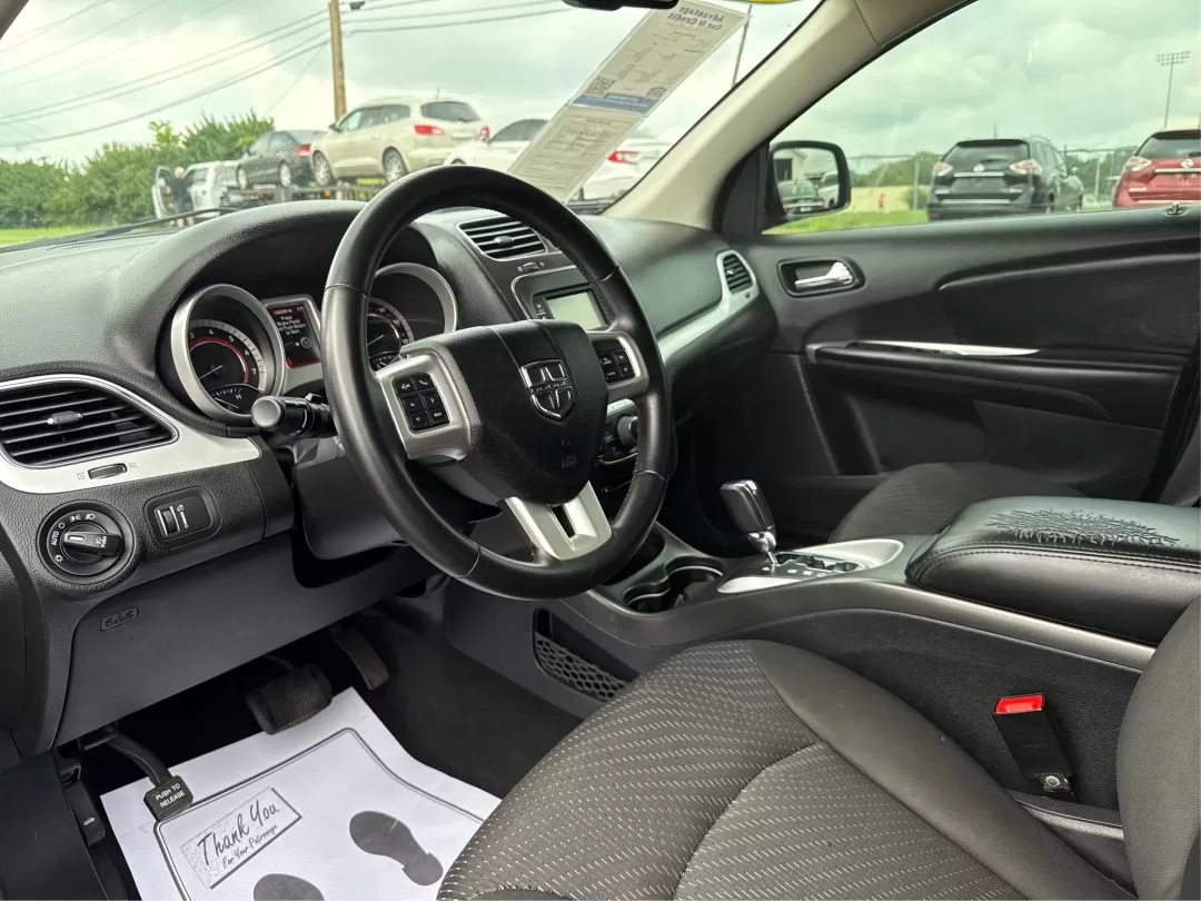 2018 Dodge Journey SXT AWD (3C4PDDBG9JT) with an Pentastar 3.6L V-6 DOHC engine, located at 8750 N County Rd 25A, Piqua, OH, 45356, (937) 908-9800, 40.164391, -84.232513 - Experience the thrill of adventure and family outings in this stunning **2018 Dodge Journey SXT AWD**, now available at **Advantage Car and Credit**, located at **1184 Kauffman Ave, Fairborn, OH 45324**. Whether you're commuting to work or heading out for a weekend getaway, this versatile SUV is des - Photo#8