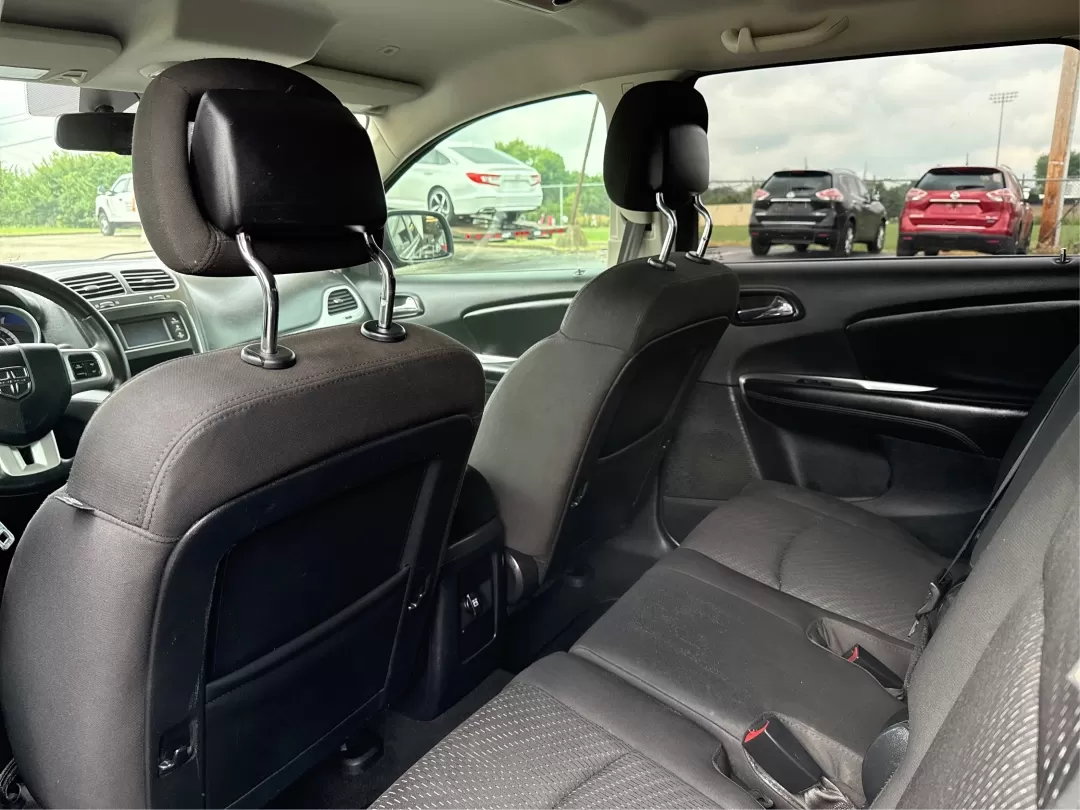 2018 Dodge Journey SXT AWD (3C4PDDBG9JT) with an Pentastar 3.6L V-6 DOHC engine, located at 8750 N County Rd 25A, Piqua, OH, 45356, (937) 908-9800, 40.164391, -84.232513 - Experience the thrill of adventure and family outings in this stunning **2018 Dodge Journey SXT AWD**, now available at **Advantage Car and Credit**, located at **1184 Kauffman Ave, Fairborn, OH 45324**. Whether you're commuting to work or heading out for a weekend getaway, this versatile SUV is des - Photo#9