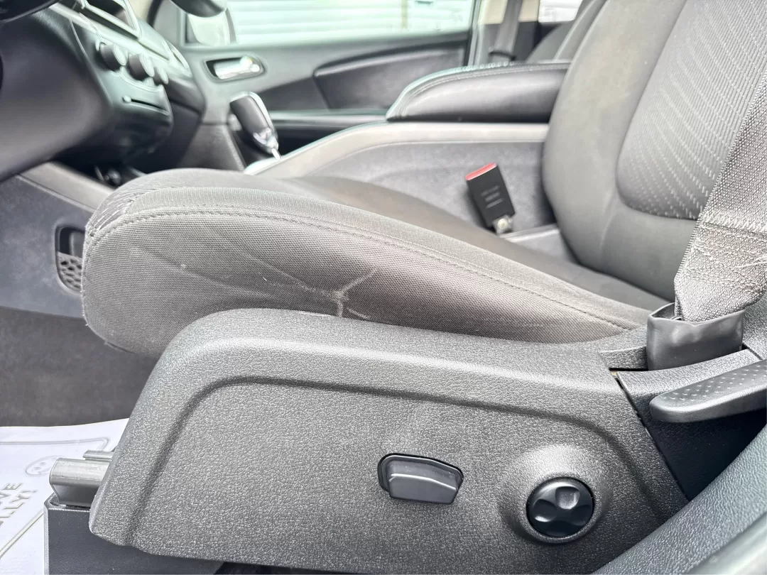 2018 Dodge Journey SXT AWD (3C4PDDBG9JT) with an Pentastar 3.6L V-6 DOHC engine, located at 8750 N County Rd 25A, Piqua, OH, 45356, (937) 908-9800, 40.164391, -84.232513 - Experience the thrill of adventure and family outings in this stunning **2018 Dodge Journey SXT AWD**, now available at **Advantage Car and Credit**, located at **1184 Kauffman Ave, Fairborn, OH 45324**. Whether you're commuting to work or heading out for a weekend getaway, this versatile SUV is des - Photo#17
