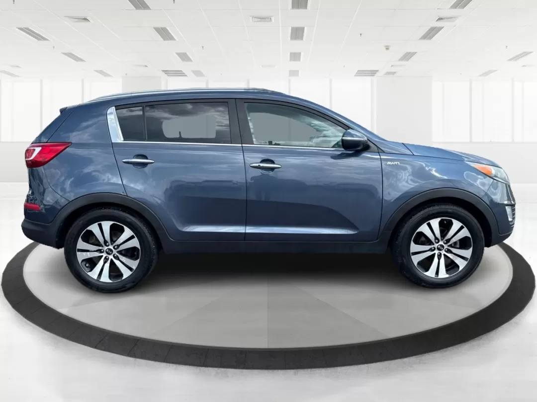 2013 Kia Sportage EX (KNDPCCA25D7) with an 2.4L I-4 DOHC engine, located at 1099 N County Rd 25A , Troy, OH, 45373, (937) 908-9800, 40.057079, -84.212883 - **Elevate Your Adventures with the 2013 Kia Sportage EX - Perfect for Every Journey!**<br /> <br /> Are you ready to take your daily commutes and weekend getaways to the next level? Look no further than this 2013 Kia Sportage EX, available now at Advantage Car and Credit in Fairborn, OH. This versat - Photo#1