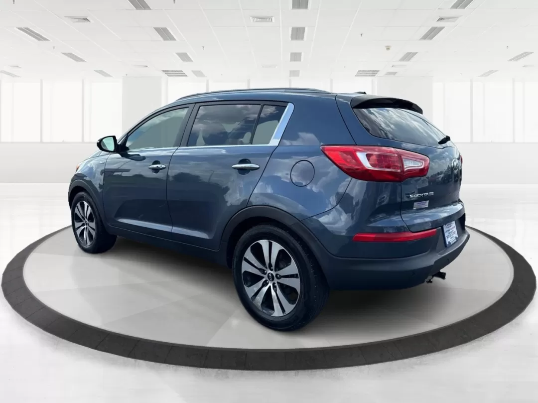 2013 Kia Sportage EX (KNDPCCA25D7) with an 2.4L I-4 DOHC engine, located at 1099 N County Rd 25A , Troy, OH, 45373, (937) 908-9800, 40.057079, -84.212883 - **Elevate Your Adventures with the 2013 Kia Sportage EX - Perfect for Every Journey!**<br /> <br /> Are you ready to take your daily commutes and weekend getaways to the next level? Look no further than this 2013 Kia Sportage EX, available now at Advantage Car and Credit in Fairborn, OH. This versat - Photo#4