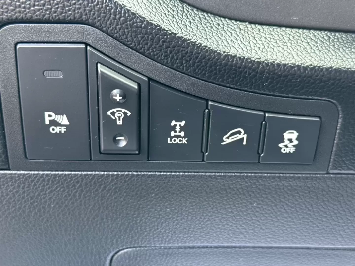 2013 Kia Sportage EX (KNDPCCA25D7) with an 2.4L I-4 DOHC engine, located at 1099 N County Rd 25A, Troy, OH, 45373, (937) 908-9800, 40.057079, -84.212883 - Photo#16