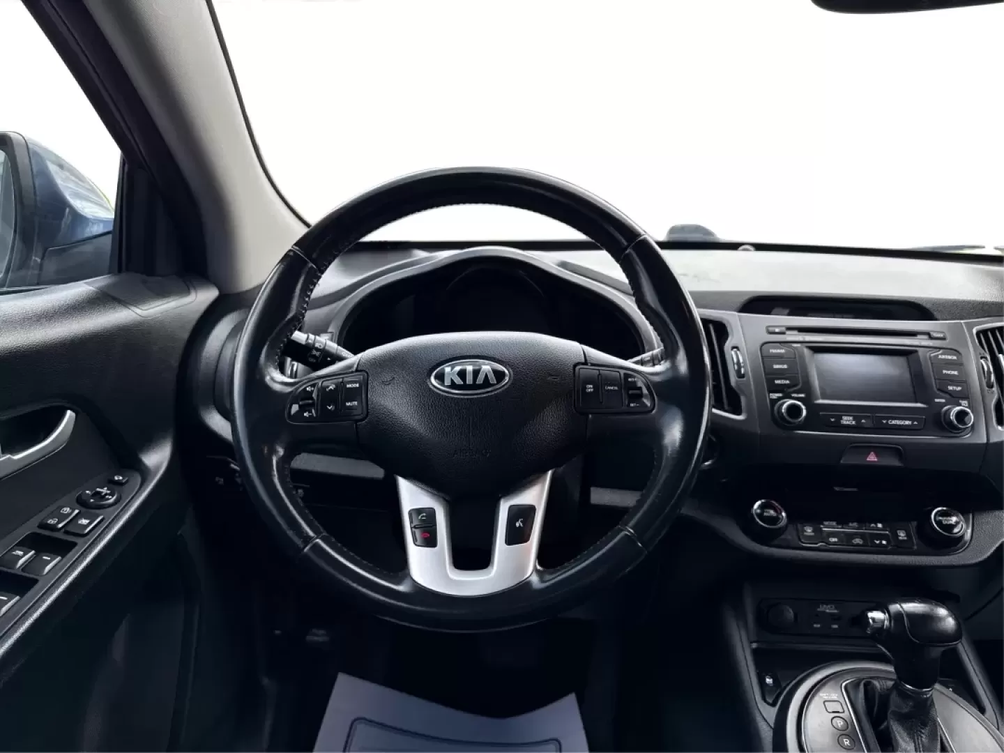 2013 Kia Sportage EX (KNDPCCA25D7) with an 2.4L I-4 DOHC engine, located at 1099 N County Rd 25A, Troy, OH, 45373, (937) 908-9800, 40.057079, -84.212883 - Photo#20