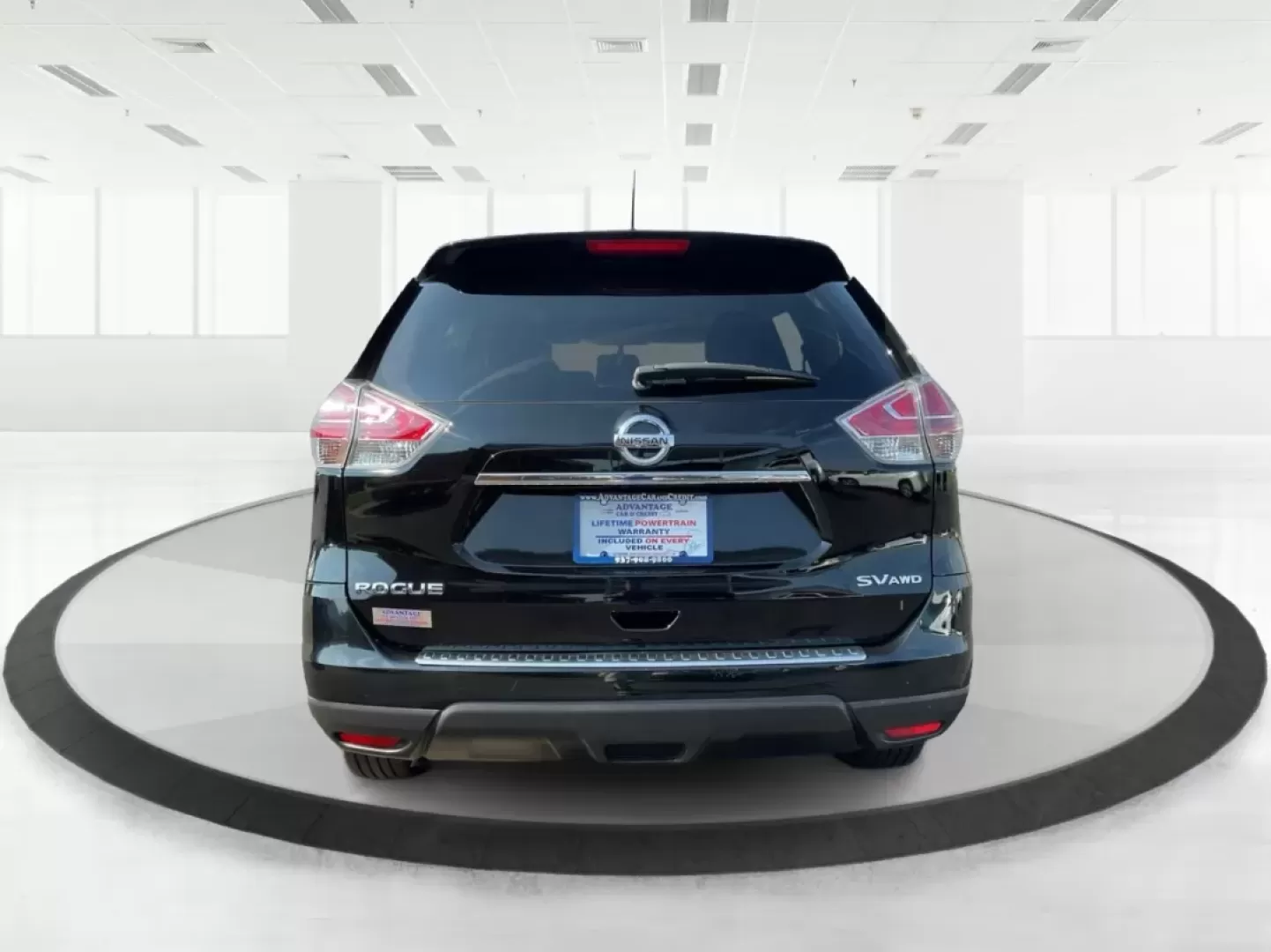 2015 Nissan Rogue SV (5N1AT2MV7FC) with an 2.5L I-4 DOHC engine, located at 4508 South Dixie Dr, Moraine, OH, 45439, (937) 908-9800, 39.689976, -84.218452 - Photo#3