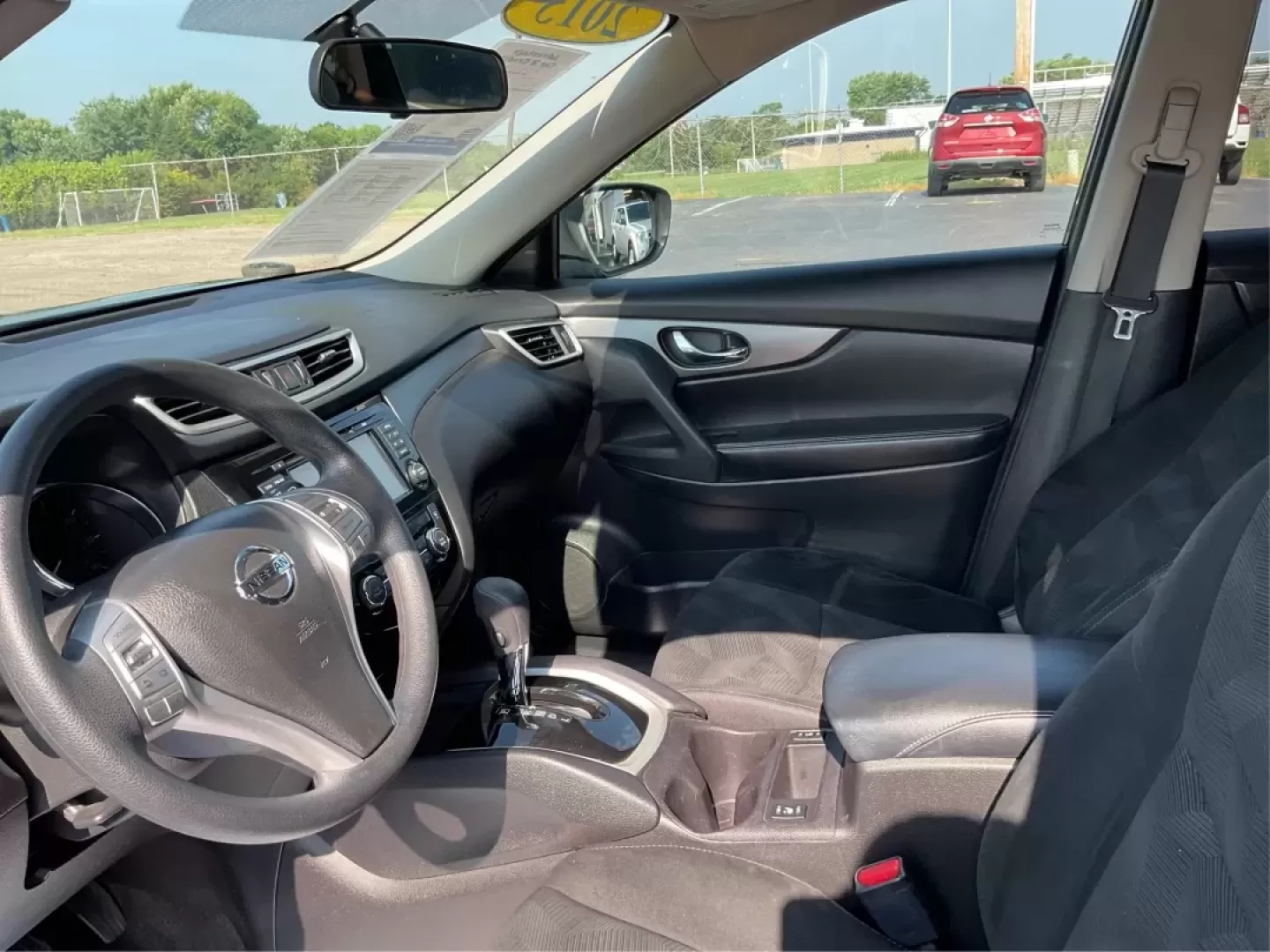 2015 Nissan Rogue SV (5N1AT2MV7FC) with an 2.5L I-4 DOHC engine, located at 4508 South Dixie Dr, Moraine, OH, 45439, (937) 908-9800, 39.689976, -84.218452 - Photo#8