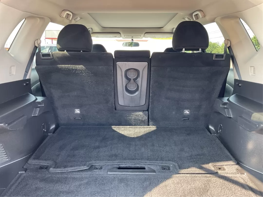 2015 Nissan Rogue SV (5N1AT2MV7FC) with an 2.5L I-4 DOHC engine, located at 4508 South Dixie Dr, Moraine, OH, 45439, (937) 908-9800, 39.689976, -84.218452 - **Adventure Awaits with the 2015 Nissan Rogue SV - Your Perfect Family SUV!**<br /> <br /> Are you a growing family in search of a reliable and spacious vehicle that can easily handle your daily commutes and weekend getaways? Look no further! The 2015 Nissan Rogue SV is here to elevate your lifestyl - Photo#11
