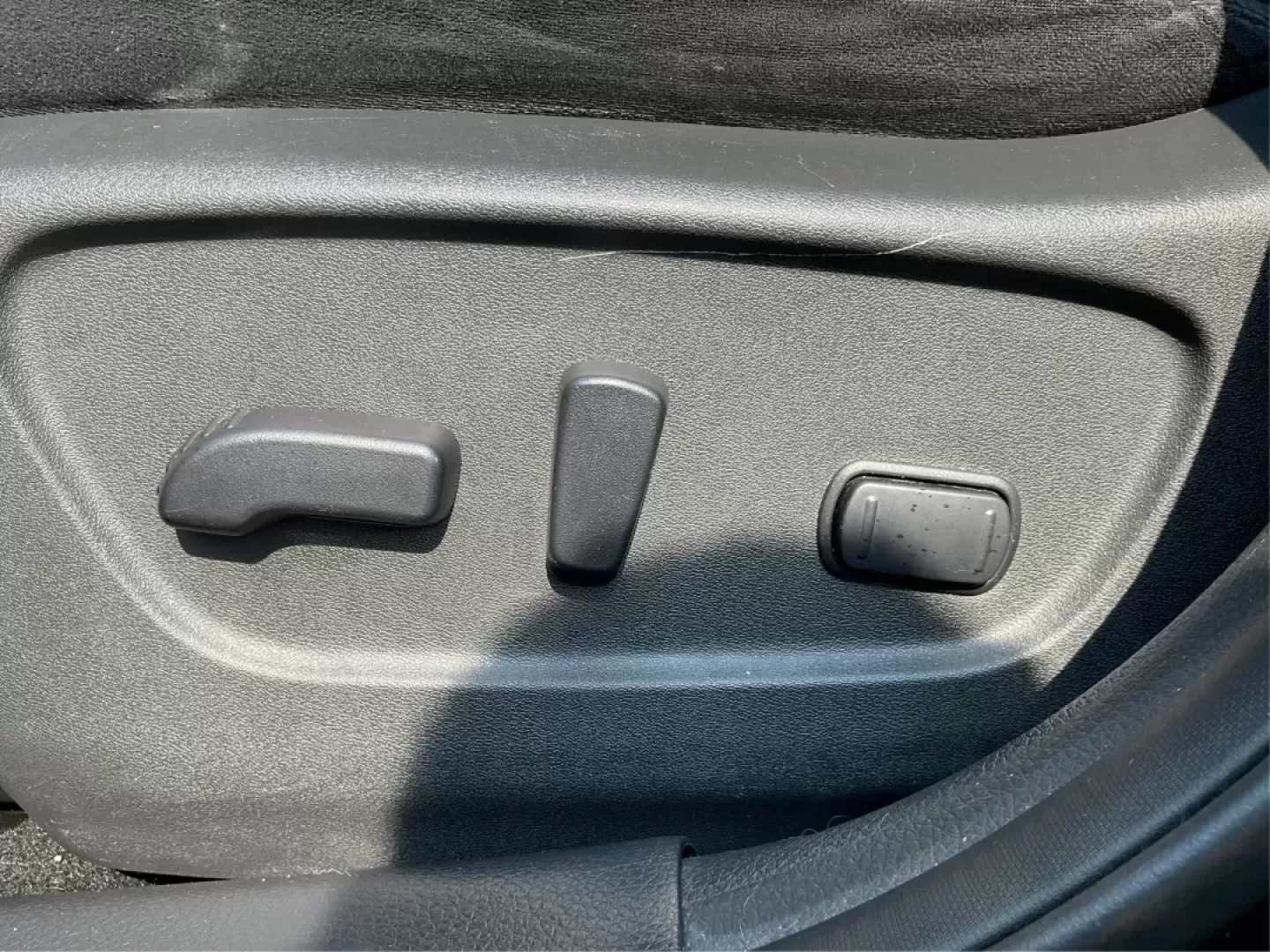 2015 Nissan Rogue SV (5N1AT2MV7FC) with an 2.5L I-4 DOHC engine, located at 4508 South Dixie Dr, Moraine, OH, 45439, (937) 908-9800, 39.689976, -84.218452 - Photo#16