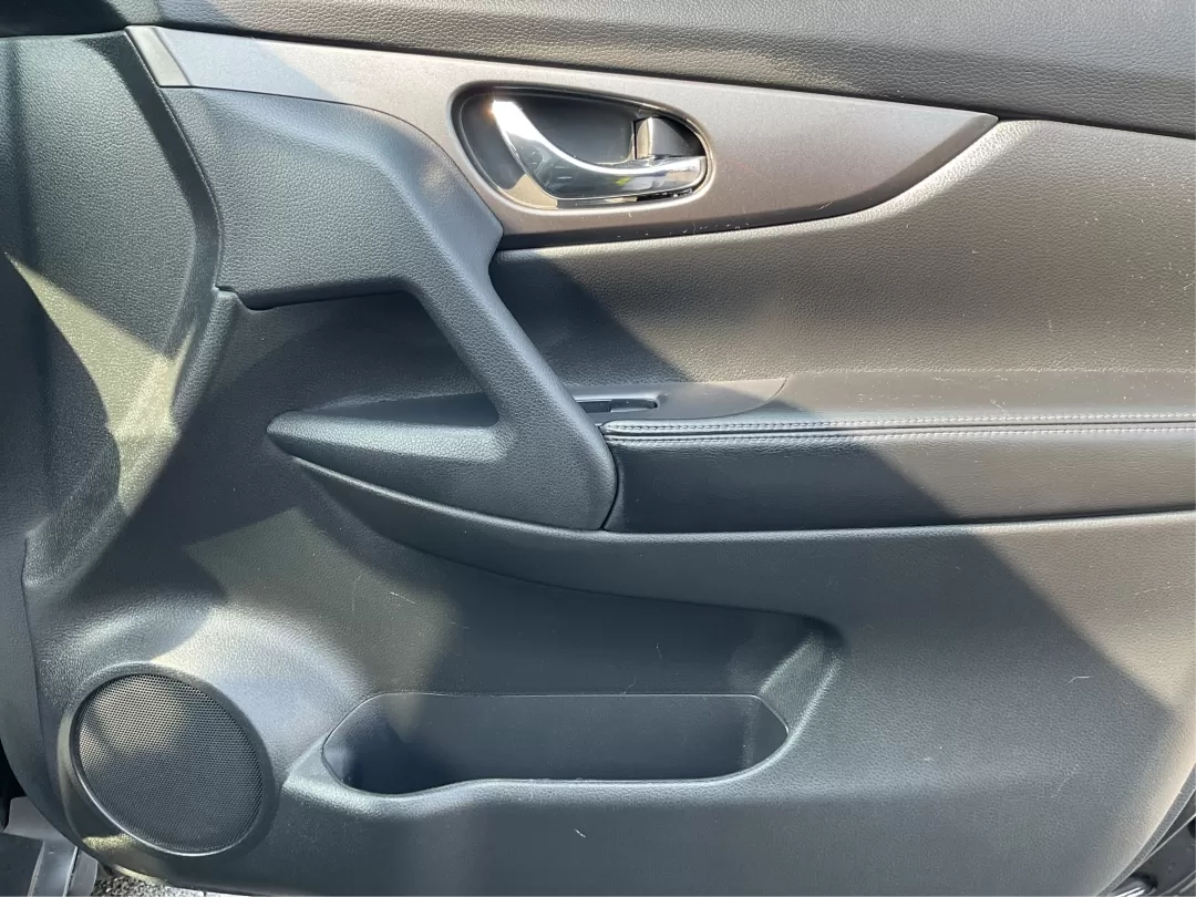 2015 Nissan Rogue SV (5N1AT2MV7FC) with an 2.5L I-4 DOHC engine, located at 4508 South Dixie Dr, Moraine, OH, 45439, (937) 908-9800, 39.689976, -84.218452 - **Adventure Awaits with the 2015 Nissan Rogue SV - Your Perfect Family SUV!**<br /> <br /> Are you a growing family in search of a reliable and spacious vehicle that can easily handle your daily commutes and weekend getaways? Look no further! The 2015 Nissan Rogue SV is here to elevate your lifestyl - Photo#18