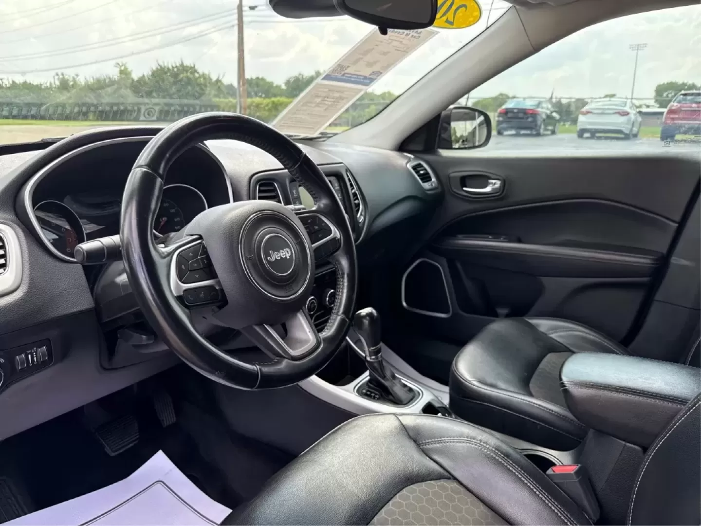 2018 Jeep Compass Latitude FWD (3C4NJCBB1JT) with an 2.4L I-4 variable valve control engine, located at 8750 N County Rd 25A, Piqua, OH, 45356, (937) 908-9800, 40.164391, -84.232513 - Photo#8