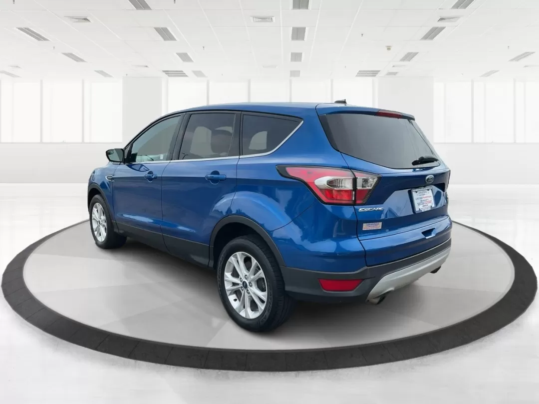 2017 Ford Escape SE (1FMCU9GD3HU) with an Other engine, located at 4508 South Dixie Dr, Moraine, OH, 45439, (937) 908-9800, 39.689976, -84.218452 - Are you searching for a reliable and stylish SUV that fits seamlessly into your busy lifestyle? Look no further than this stunning 2017 Ford Escape SE, available now at Advantage Car and Credit in Fairborn, OH. With its robust features and comfortable design, this vehicle is perfect for growing fami - Photo#4