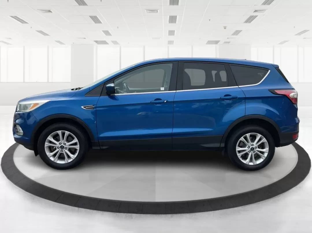 2017 Ford Escape SE (1FMCU9GD3HU) with an Other engine, located at 4508 South Dixie Dr, Moraine, OH, 45439, (937) 908-9800, 39.689976, -84.218452 - Are you searching for a reliable and stylish SUV that fits seamlessly into your busy lifestyle? Look no further than this stunning 2017 Ford Escape SE, available now at Advantage Car and Credit in Fairborn, OH. With its robust features and comfortable design, this vehicle is perfect for growing fami - Photo#5