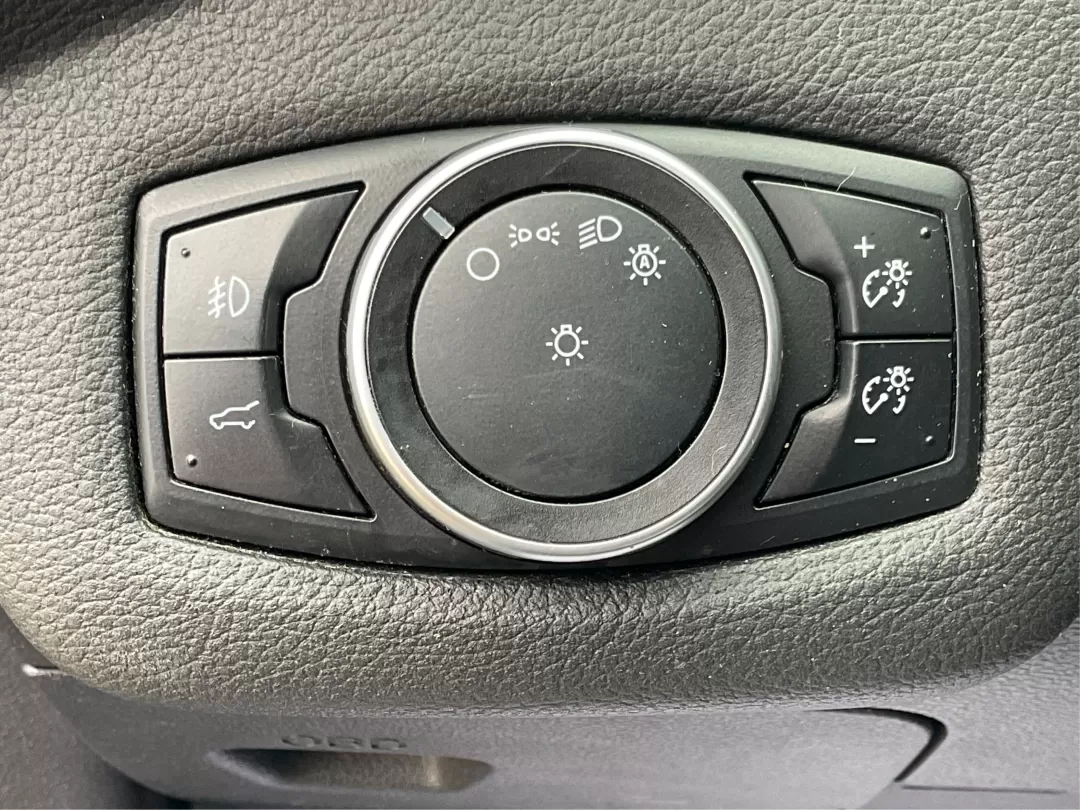 2017 Ford Escape SE (1FMCU9GD3HU) with an Other engine, located at 4508 South Dixie Dr, Moraine, OH, 45439, (937) 908-9800, 39.689976, -84.218452 - Are you searching for a reliable and stylish SUV that fits seamlessly into your busy lifestyle? Look no further than this stunning 2017 Ford Escape SE, available now at Advantage Car and Credit in Fairborn, OH. With its robust features and comfortable design, this vehicle is perfect for growing fami - Photo#16