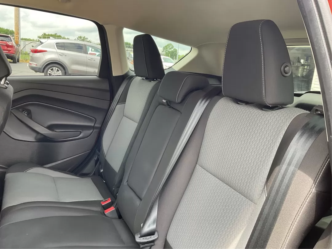 2019 Ford Escape SE (1FMCU9GD7KU) with an Other engine, located at 1951 S Dayton Lakeview Rd., New Carlisle, OH, 45344, (937) 908-9800, 39.890999, -84.050255 - **Unleash Your Adventurous Spirit with the 2019 Ford Escape SE at Advantage Car and Credit in Fairborn, OH!**<br /> <br /> Are you searching for a reliable, stylish, and versatile SUV that perfectly fits your active lifestyle? Look no further than this stunning 2019 Ford Escape SE, available now at - Photo#9